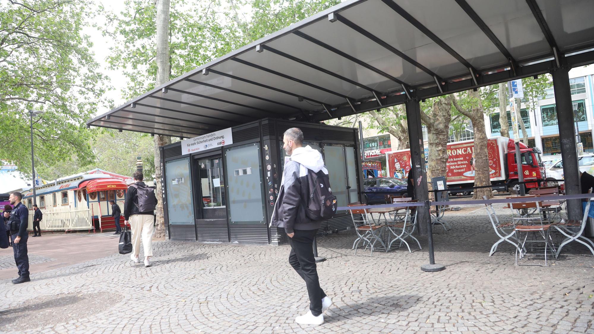 Die neue Anlaufstelle der Stadt Köln in einem ehemaligen Kiosk am Neumarkt