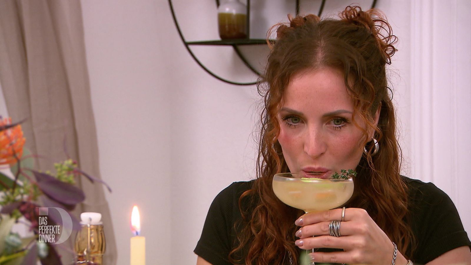 Der selbst erfundene Aperitif schmeckt schon mal.
 (Bild: RTL)