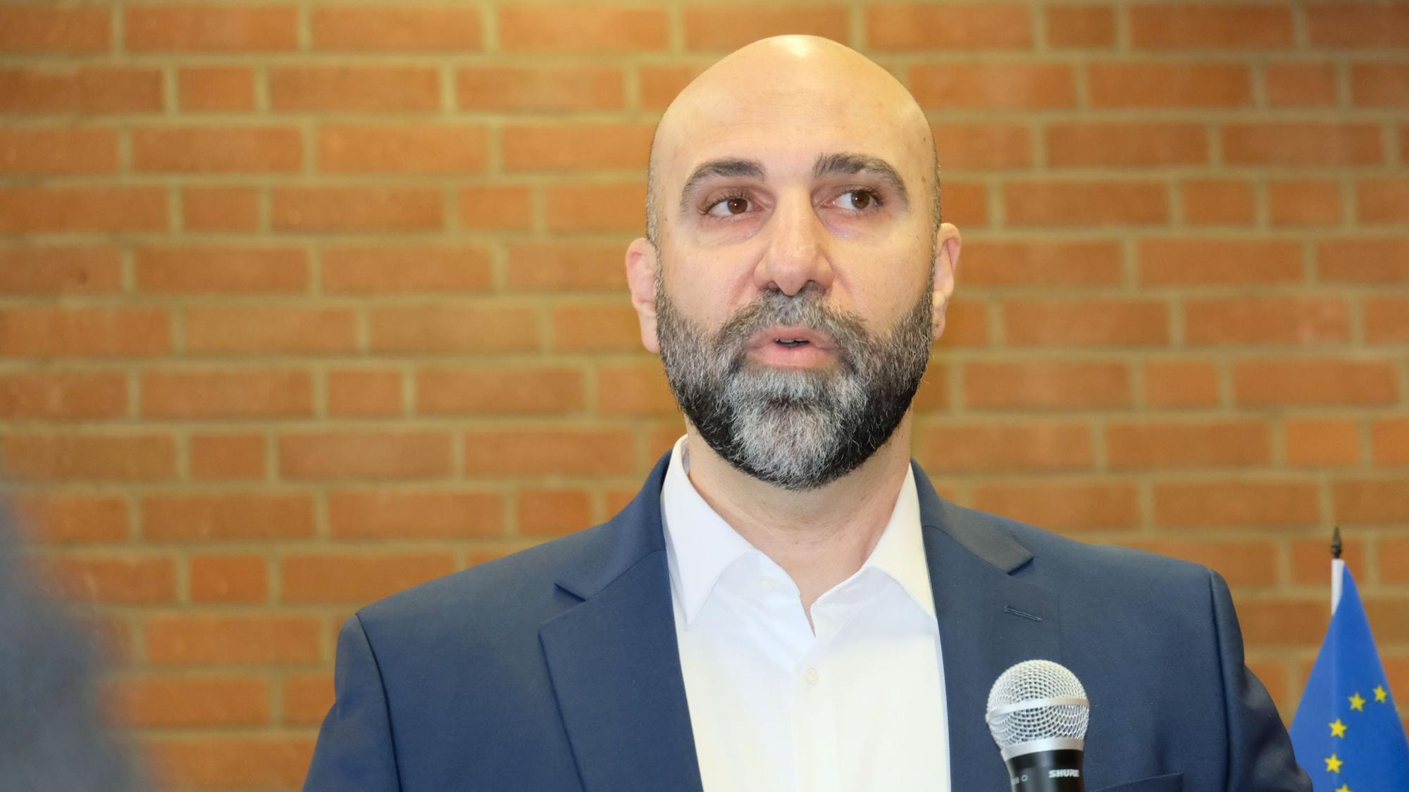 Ahmad Mansour als Gast des Berufskollegs Lindenstraße in Köln am Europatag 2026