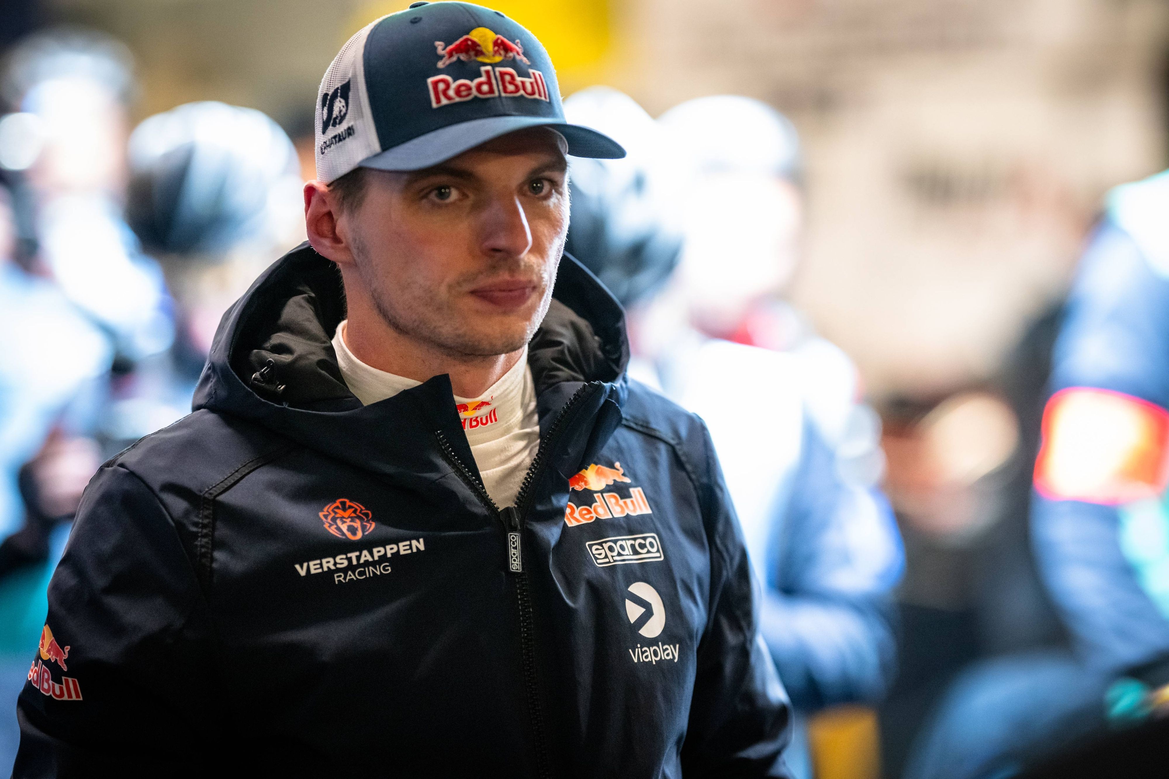 Max Verstappen im Fahrerlager des Nürburgrings