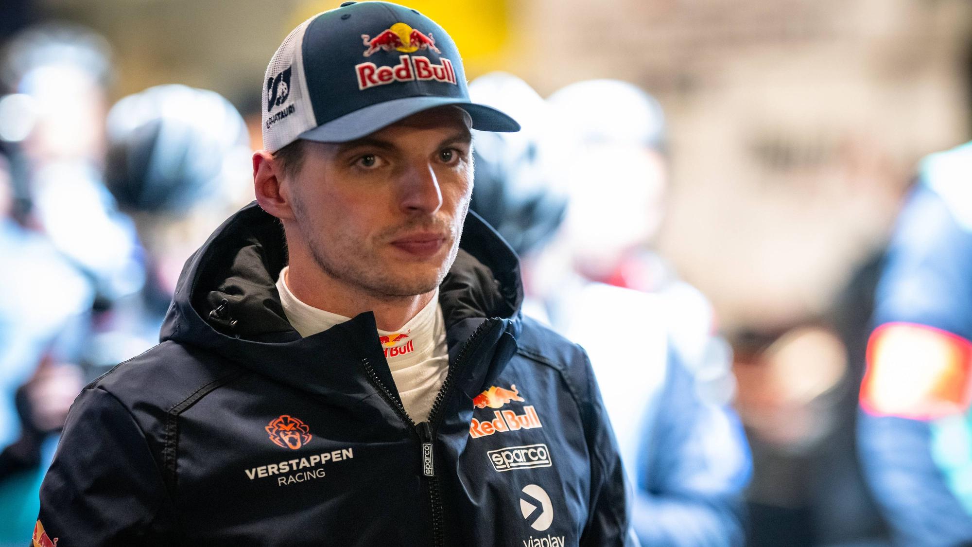 Max Verstappen im Fahrerlager des Nürburgrings
