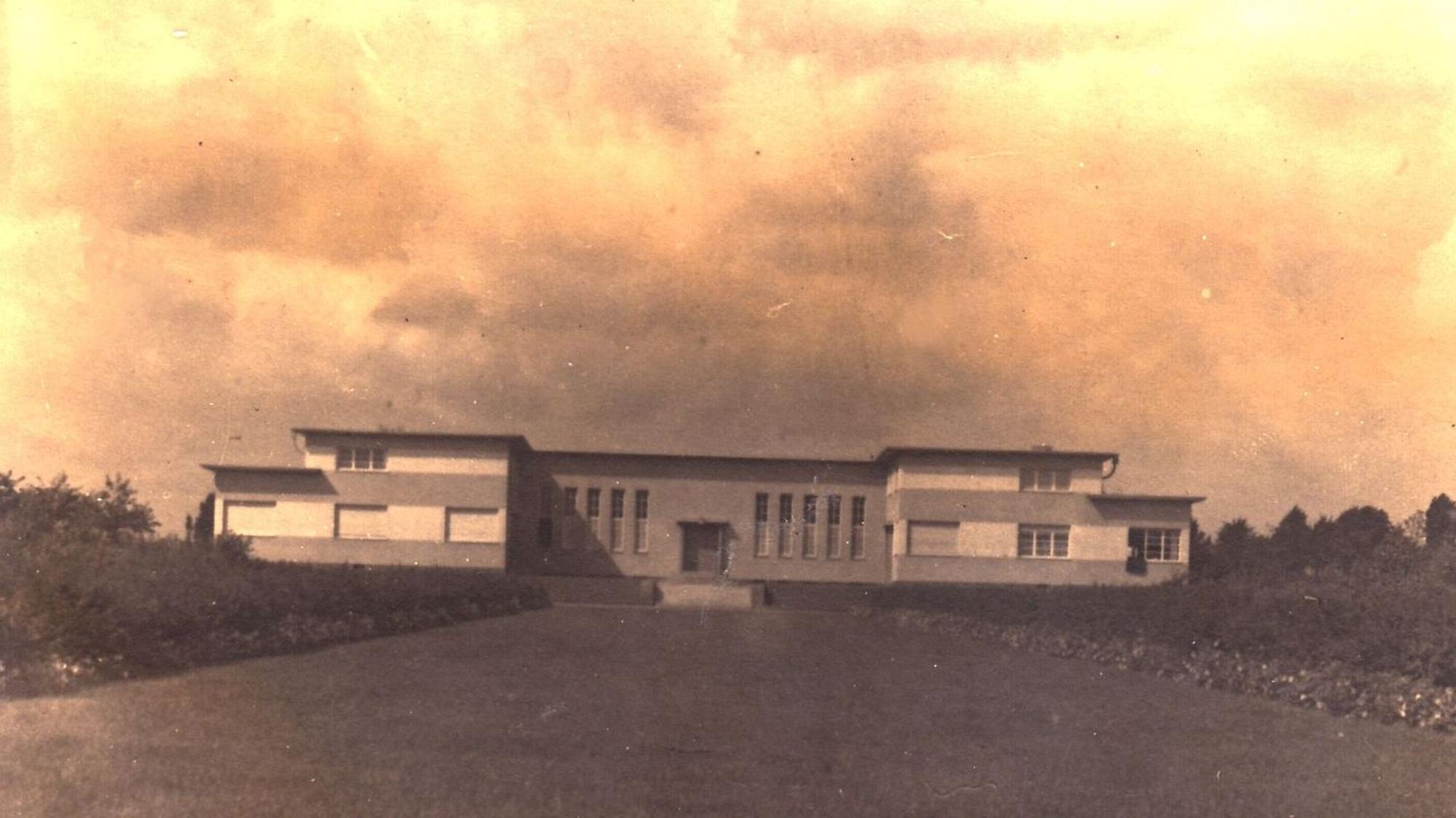 Historisches Foto vom Raderthaler Sendegebäude im Jahr 1927.