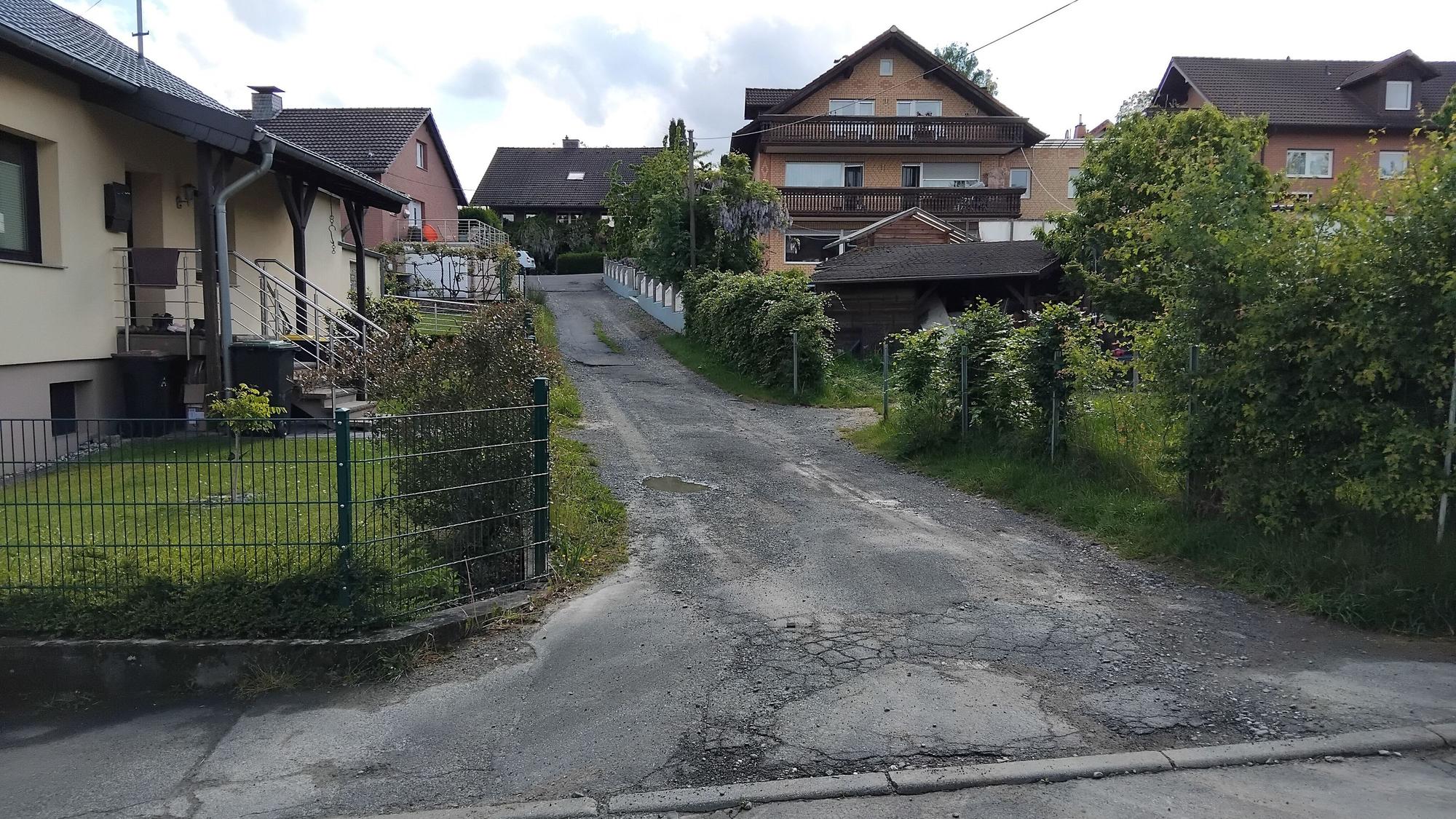 Der Lilienweg im Seelscheider Ortsteil Kurtsiefen steht ganz oben auf der Prioritätenliste.