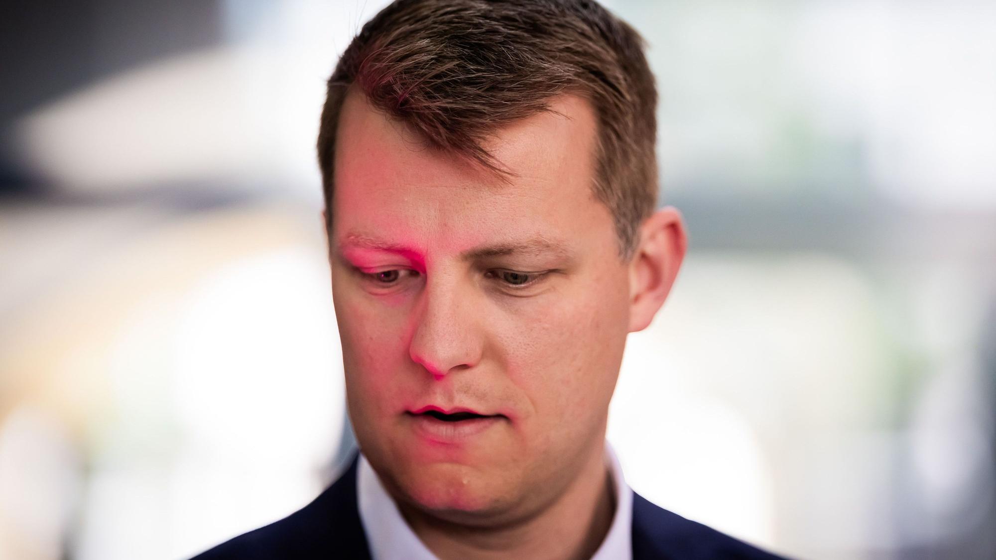 FDP-Landeschef Henning Höne hat den Verzicht auf seine Kandidatur für den Bundesvorsitz als die mit Abstand schwierigste Entscheidung seines politischen Lebens bezeichnet.
