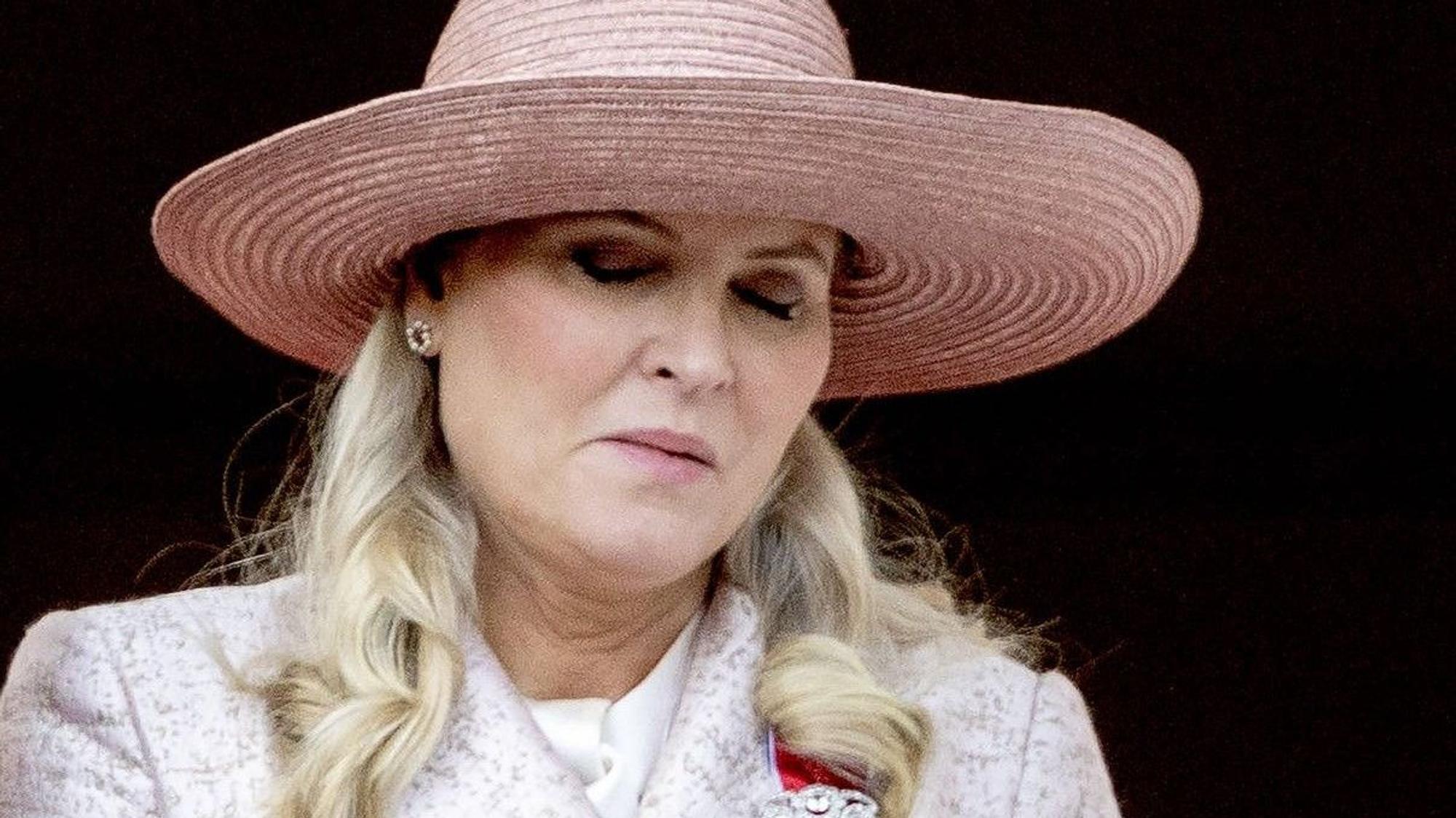 Kronprinzessin Mette-Marit von Norwegen mit geschlossenen Augen.