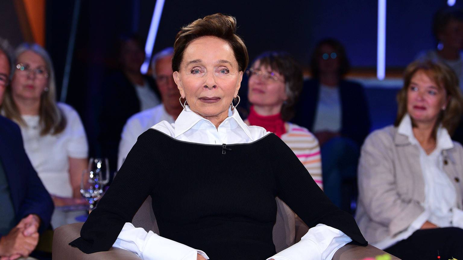 Monika Peitsch zu Gast in der „NDR Talk Show“.