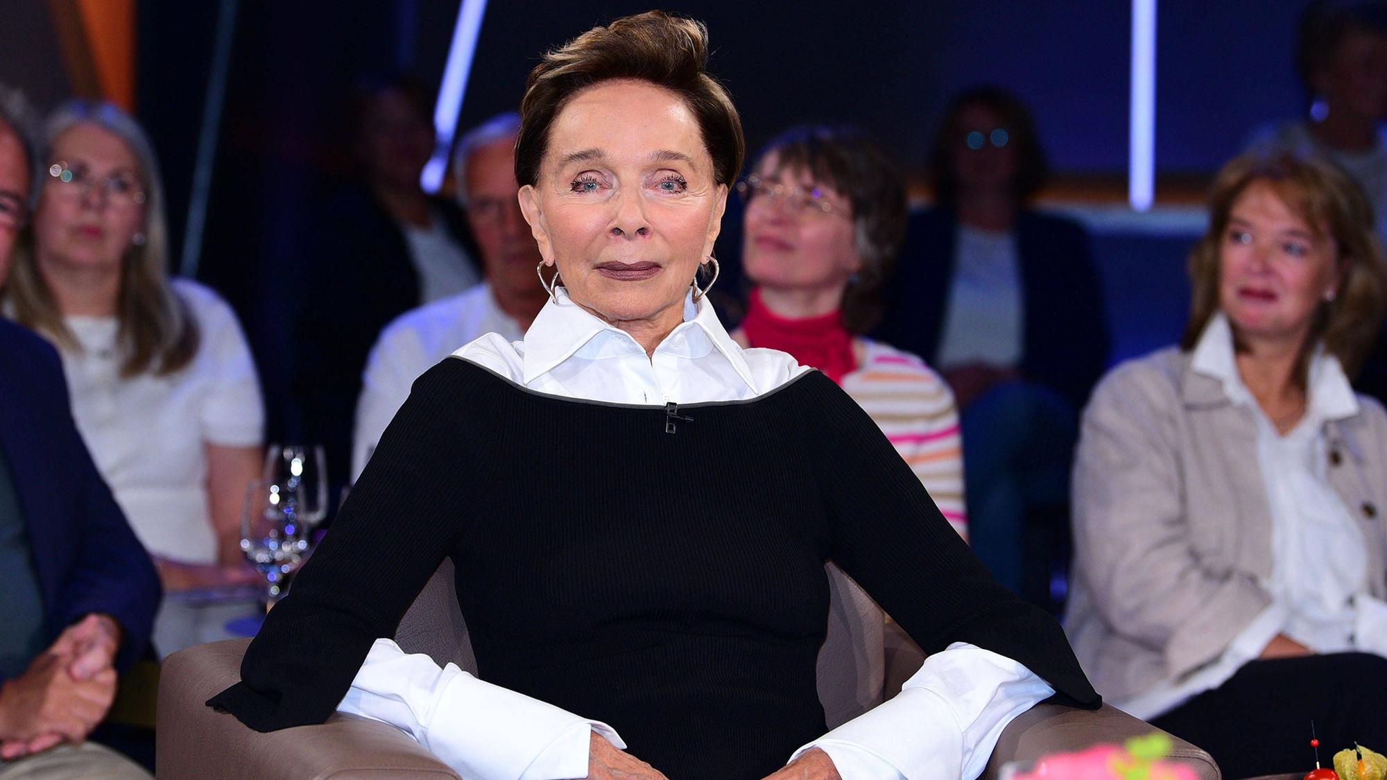 Monika Peitsch zu Gast in der „NDR Talk Show“.