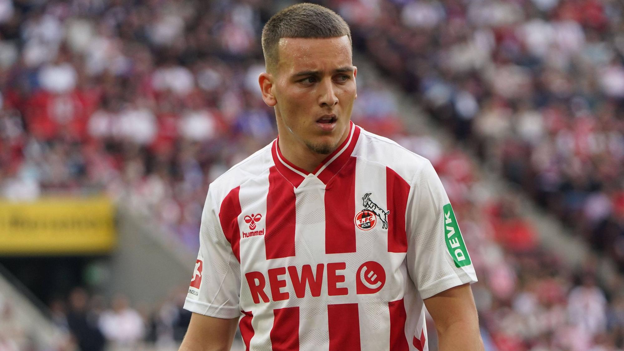 Said El Mala steht für den 1. FC Köln auf dem Rasen.