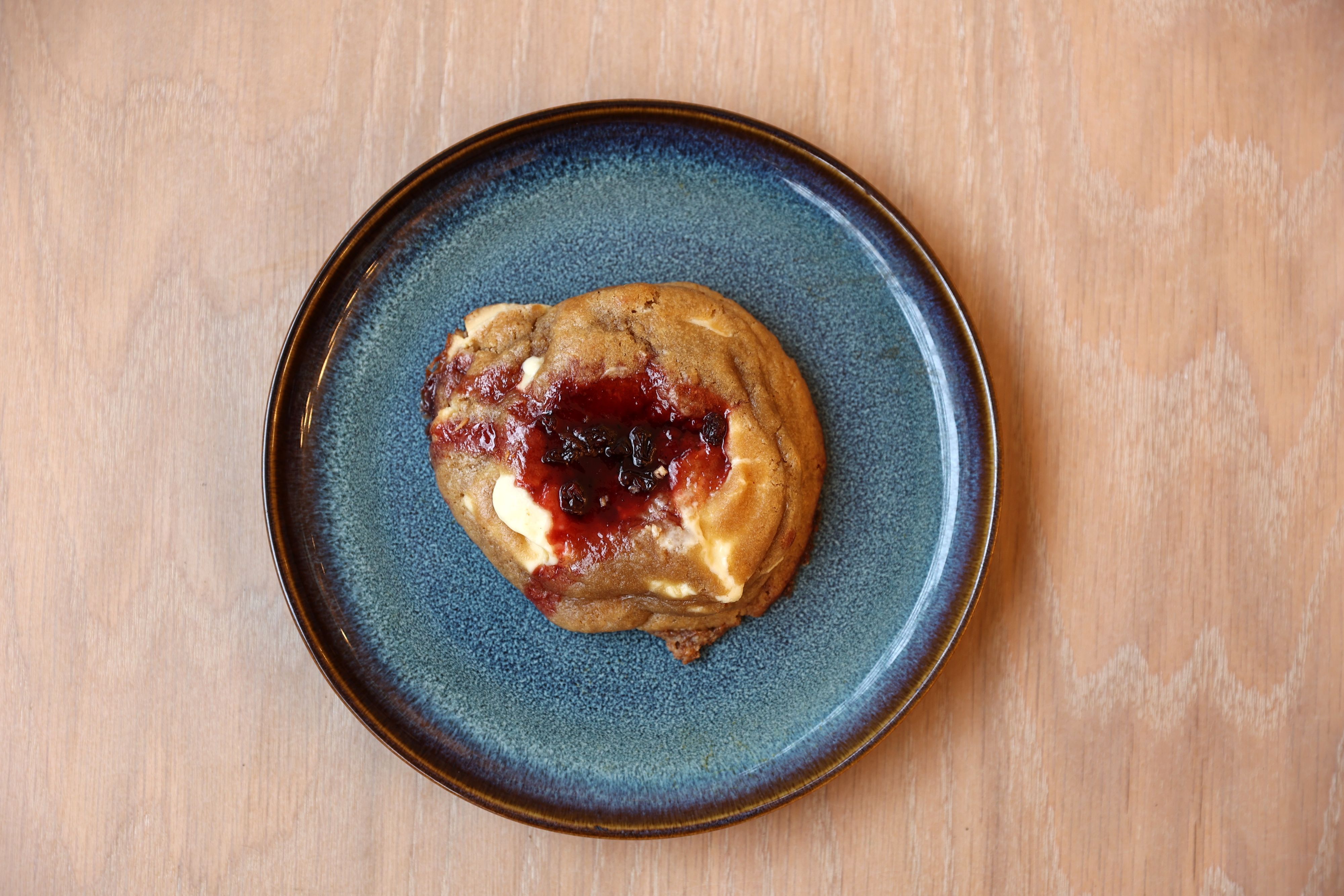 Cookie mit Füllung in der Patisserie Sonntags.