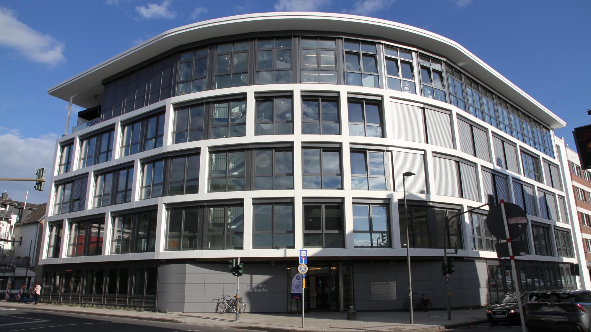 Kreishandwerkerschaft Bonn/Rhein-Sieg eröffnet Ihr neues Haus des Handwerks, großer Saal