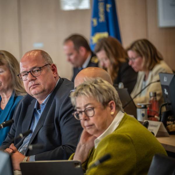 Oberbürgermeister Stefan Hebbel hatte wieder eine lange Tagesordnung zu bearbeiten. (Archivbild)