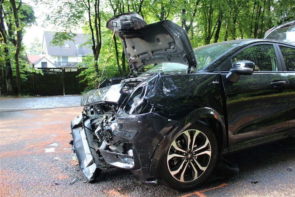Die Frankenforster Straße war für die Zeit der Unfallaufnahme gesperrt.