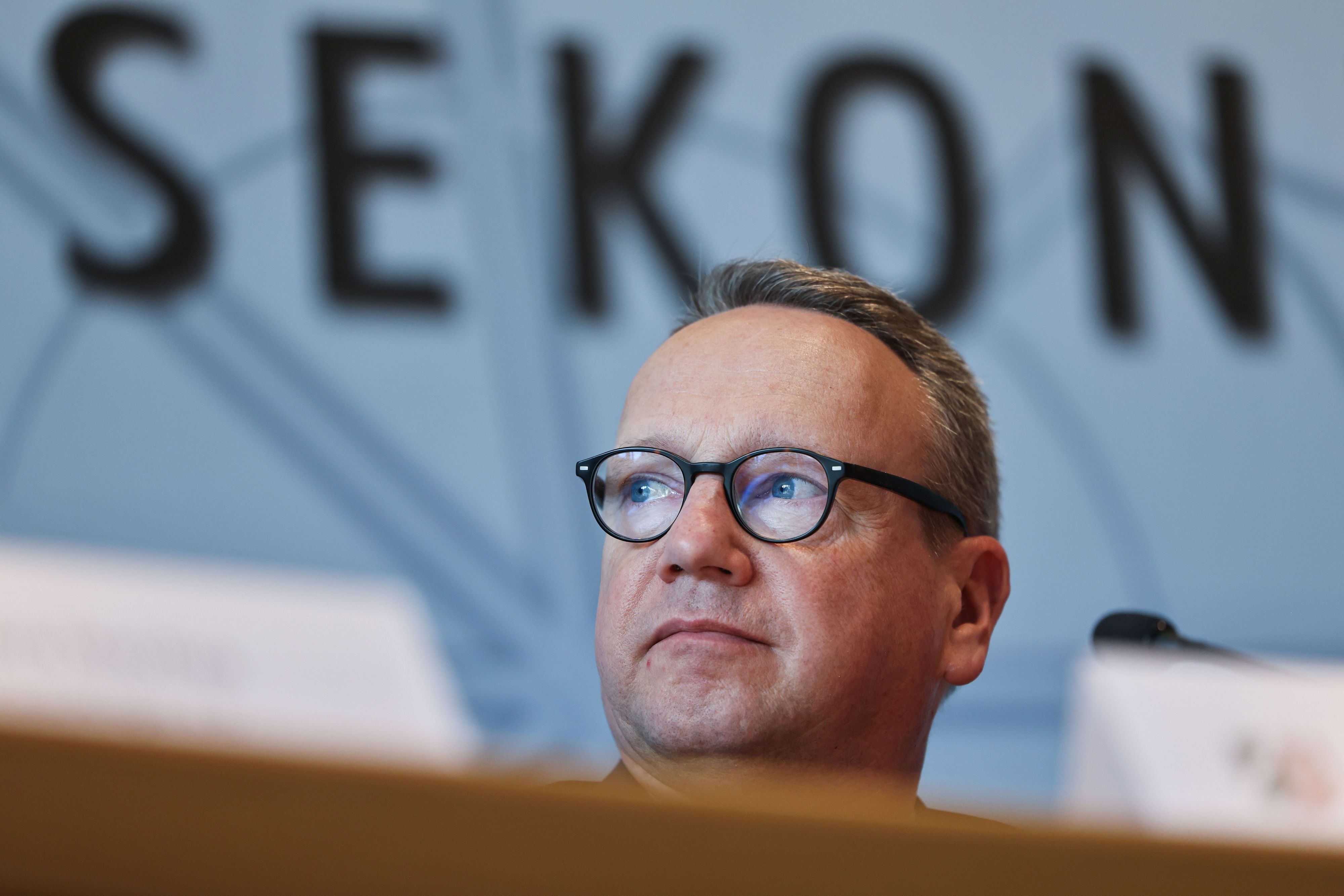 Benjamin Limbach, Justizminister (Grüne), hat im Rechtsausschuss des NRW-Landtags über die Ermittlungen zum JVA-Skandal in Euskirchen berichtet.