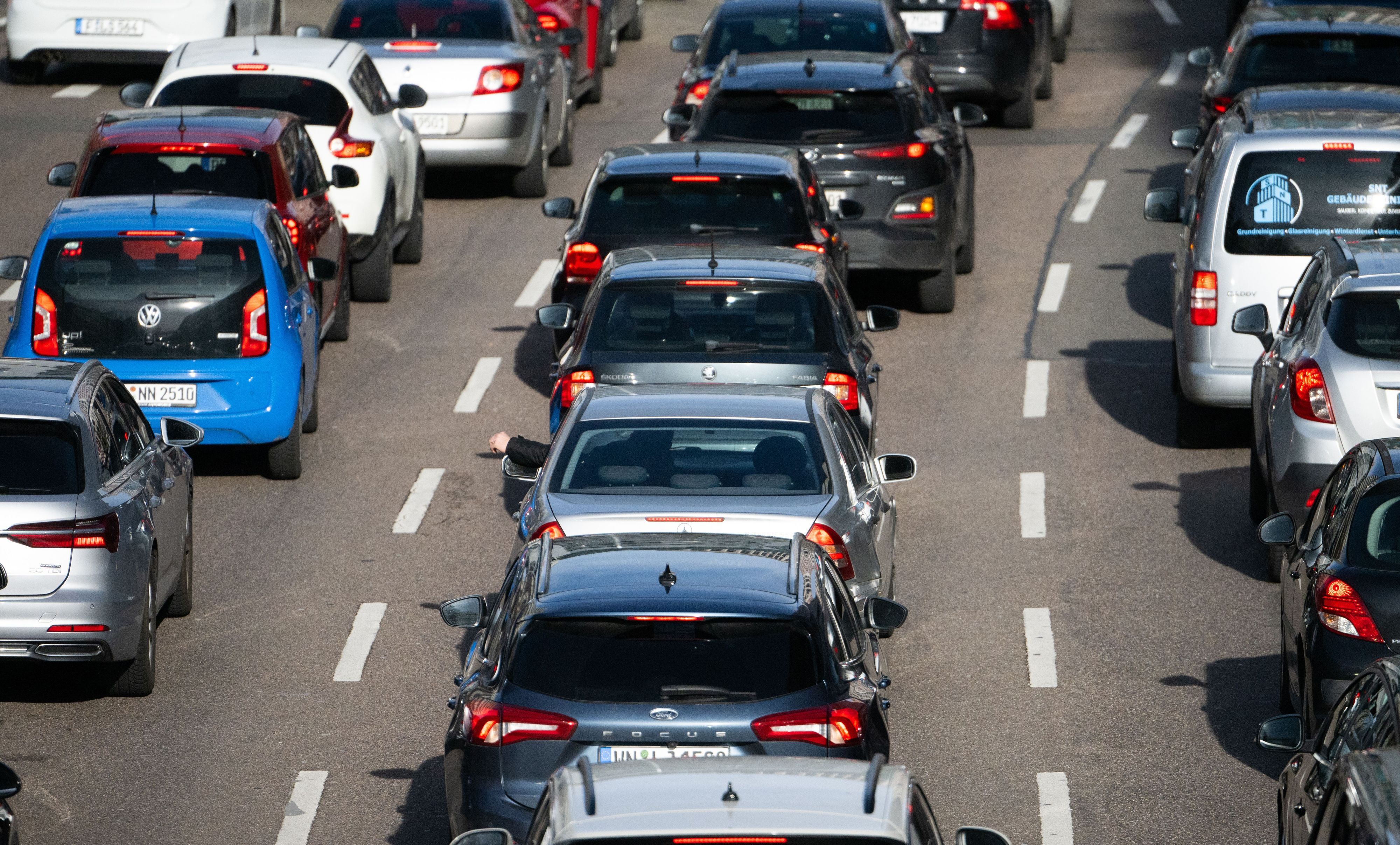 Stau auf einer Autobahn (Symbolfoto).