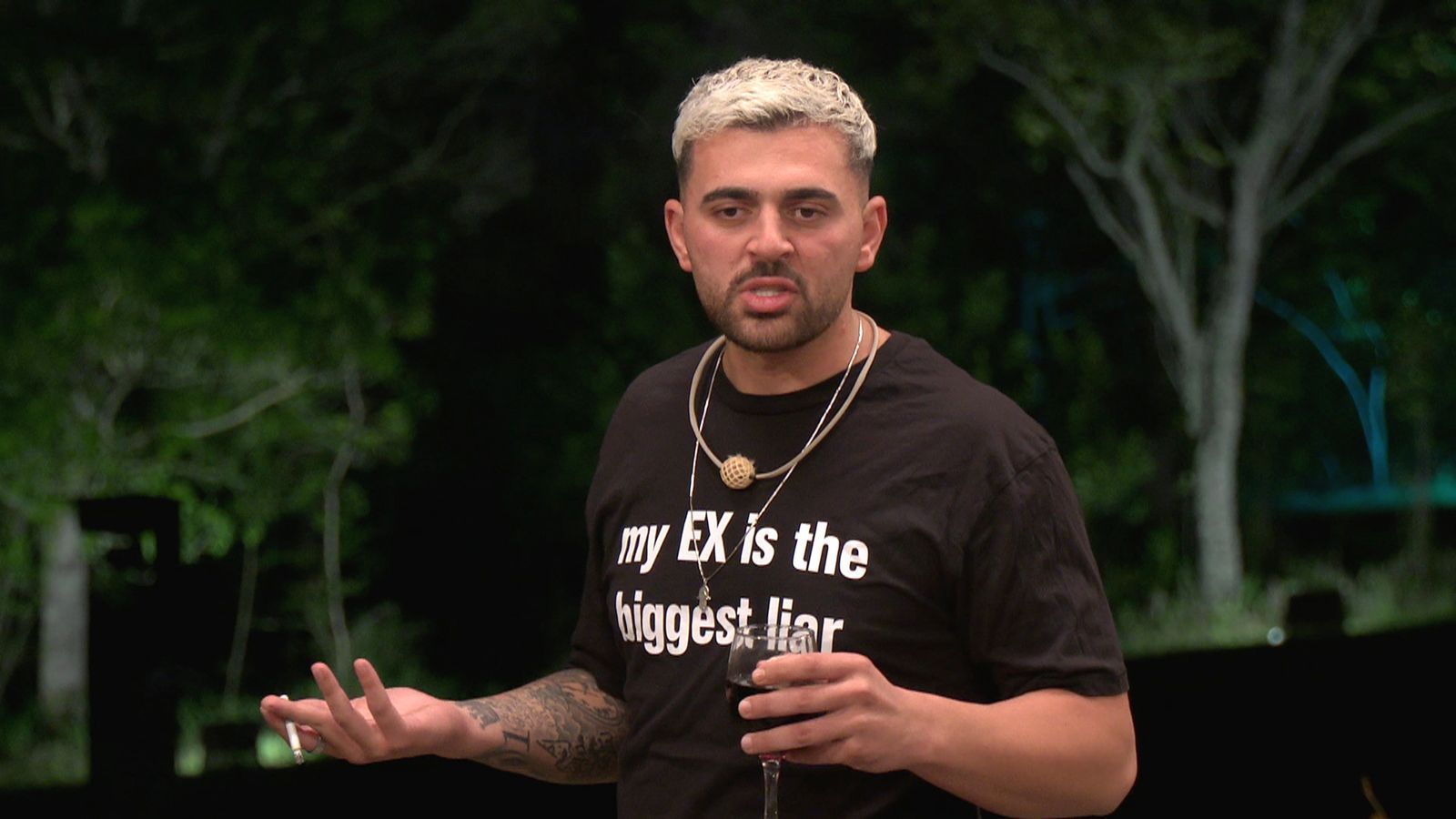 Witziges Shirt? Ansichtssache.  (Bild: RTL)