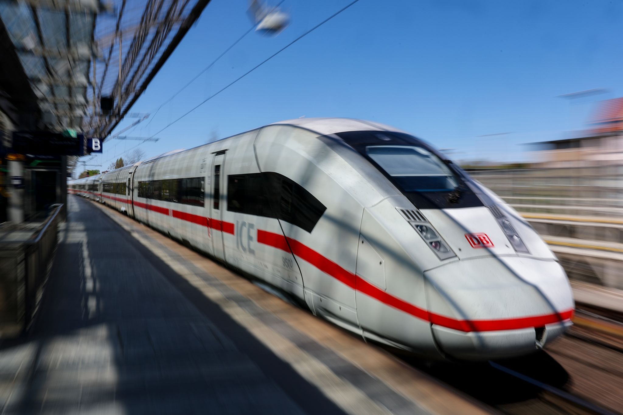 ICE 4 auf der Fahrt