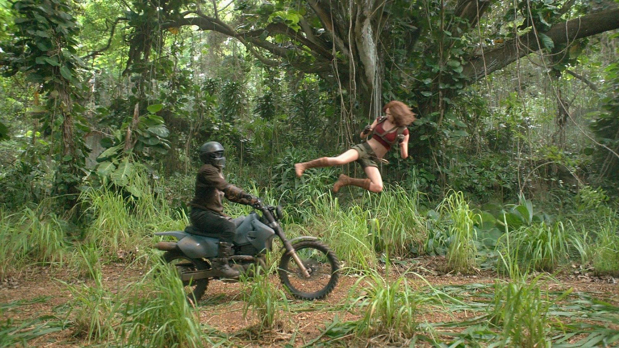Aus Mauerblümchen Martha wird in Jumanji eine kampferprobte Amazone (Karen Gillan). (Bild: RTL / 2017 Columbia Pictures Industries, Inc.)