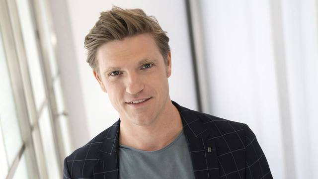 Thilo Jahn wird neuer Co-Moderator von „ttt - titel, thesen, temperamente“. (Bild: WDR / Annika Fußwinkel)