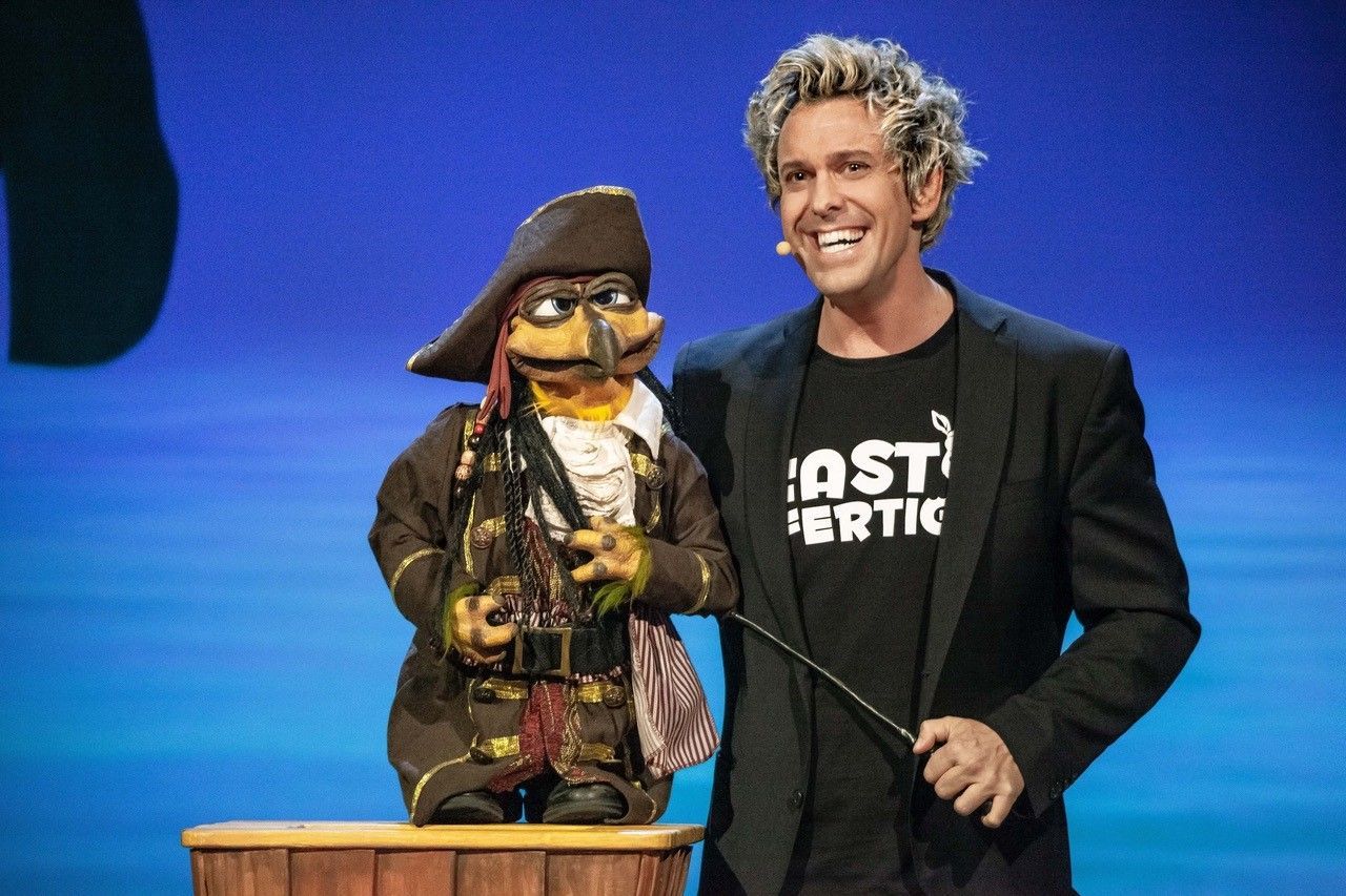 Sascha Grammel mit seiner Puppe – live in Köln.