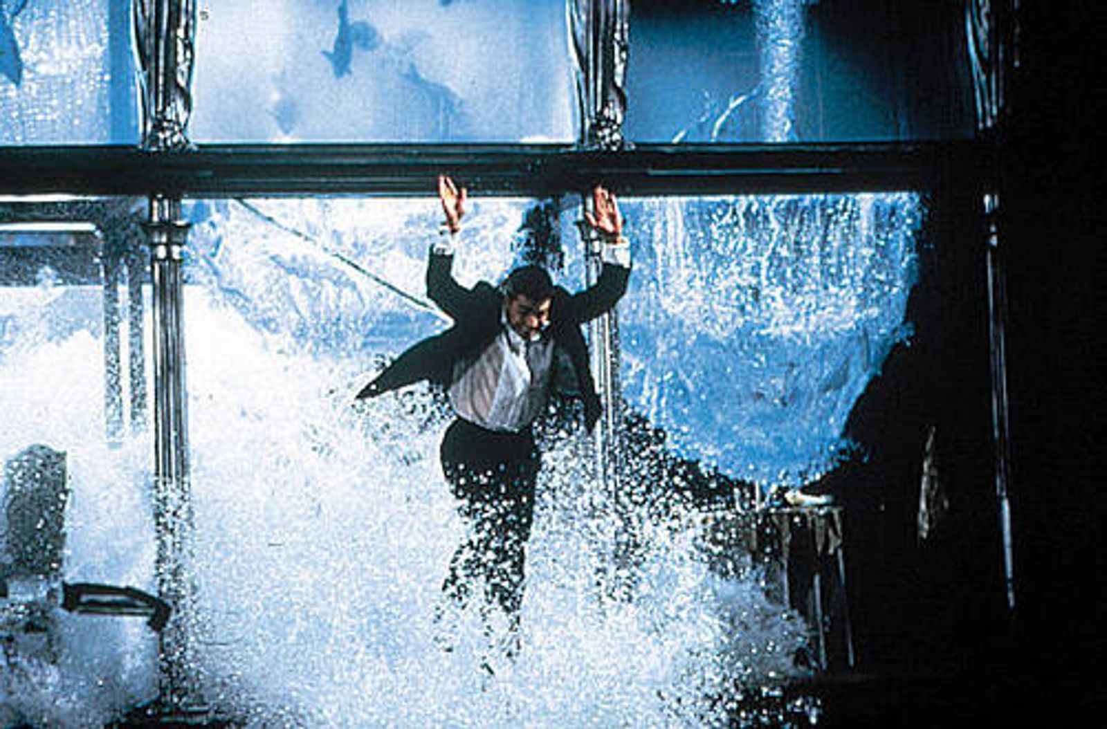 Mal wird er verfolgt, mal ist er der Jäger, sicher ist: Als Ethan Hunt muss Tom Cruise viel rennen. (Bild: Paramount)