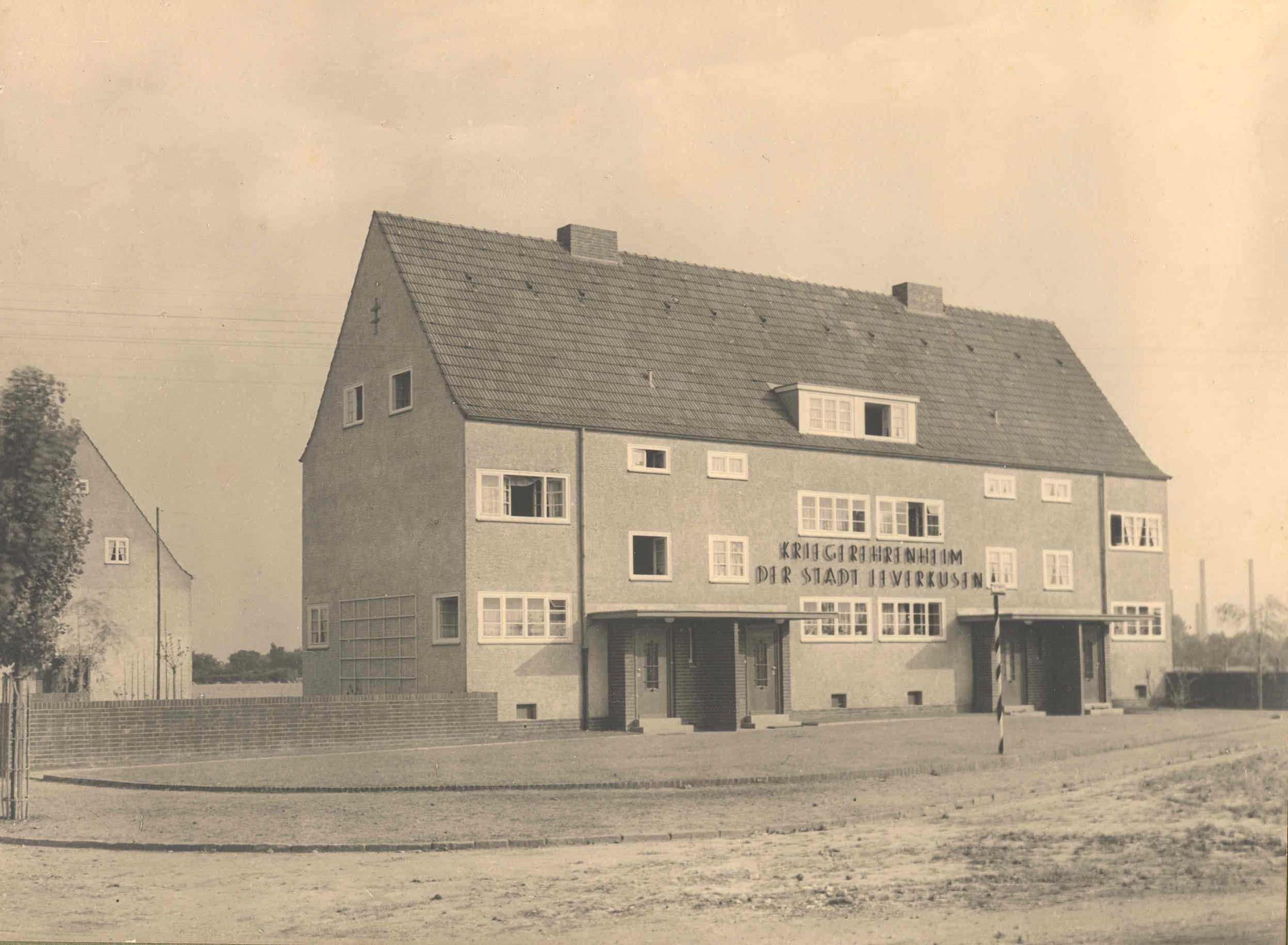 Das Kriegerehrenheim der Stadt Leverkusen kurz nach seiner Fertigstellung 1931