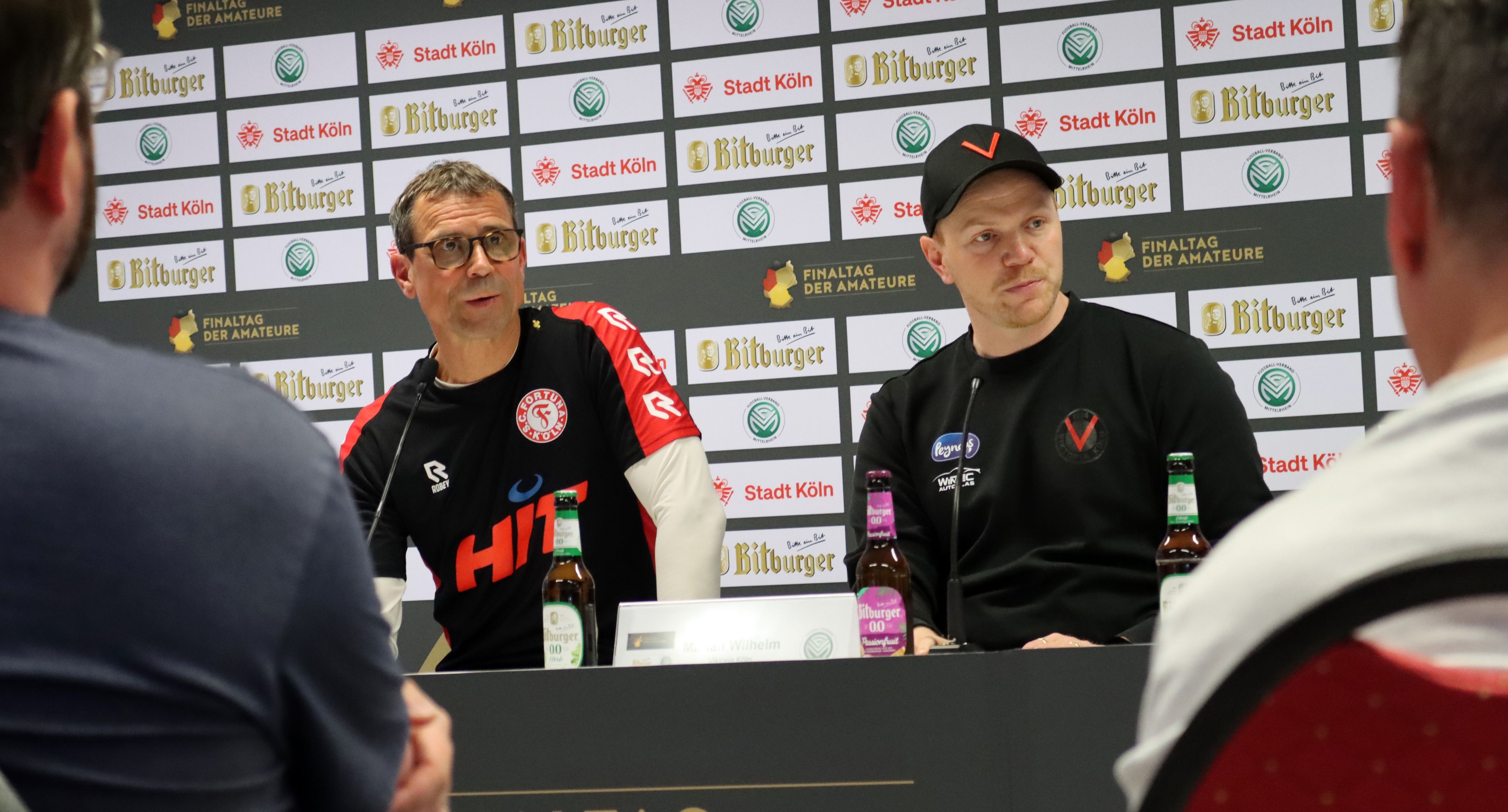 Fortuna-Trainer Matthias Mink (l.) und Viktoria-Coach Marian Wilhelm vor dem Pokalfinale in Höhenberg