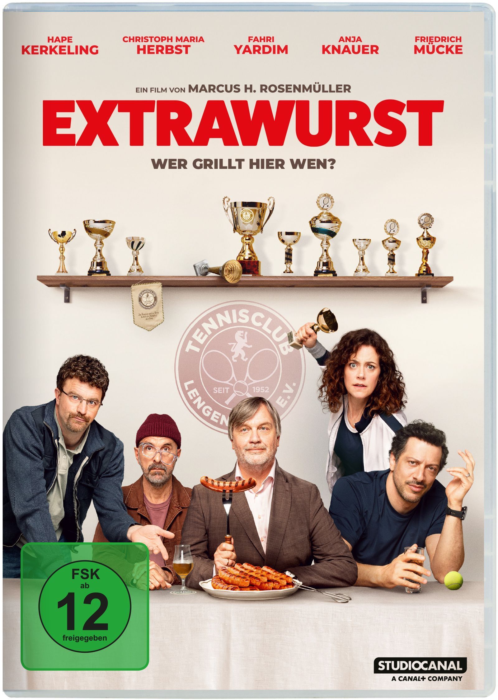 Film-Adaption des gleichnamigen Theaterstücks: Friedrich Mücke, Christoph Maria Herbst, Hape Kerkeling, Anja Knauer und Fahri Yardim (von links) streiten um die „Extrawurst“. (Bild: Studiocanal GmbH)