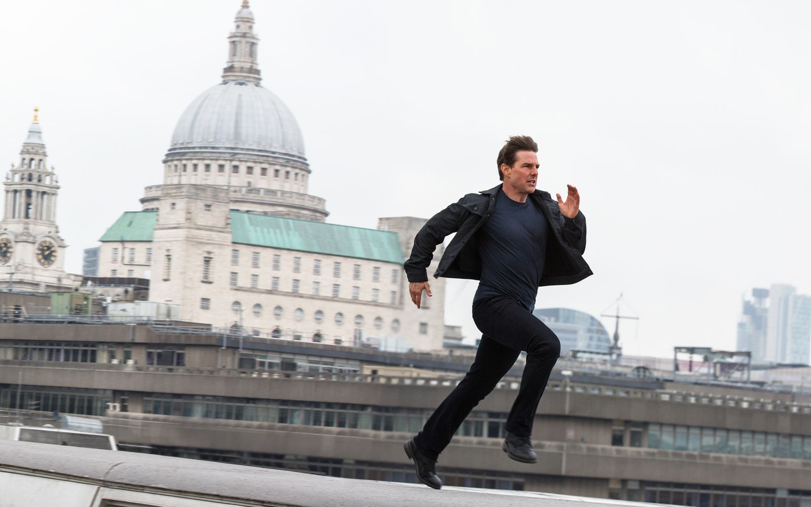 Derweil es um Regisseur Brian De Palma ruhiger geworden ist, rennt Tom Cruise weiter - und weiter und weiter. So wie hier in „Fallout“, dem sechsten Teil der „Mission: Impossible“-Reihe. (Bild: ProSieben / 2018 Paramount Pictures / Chiabella James)