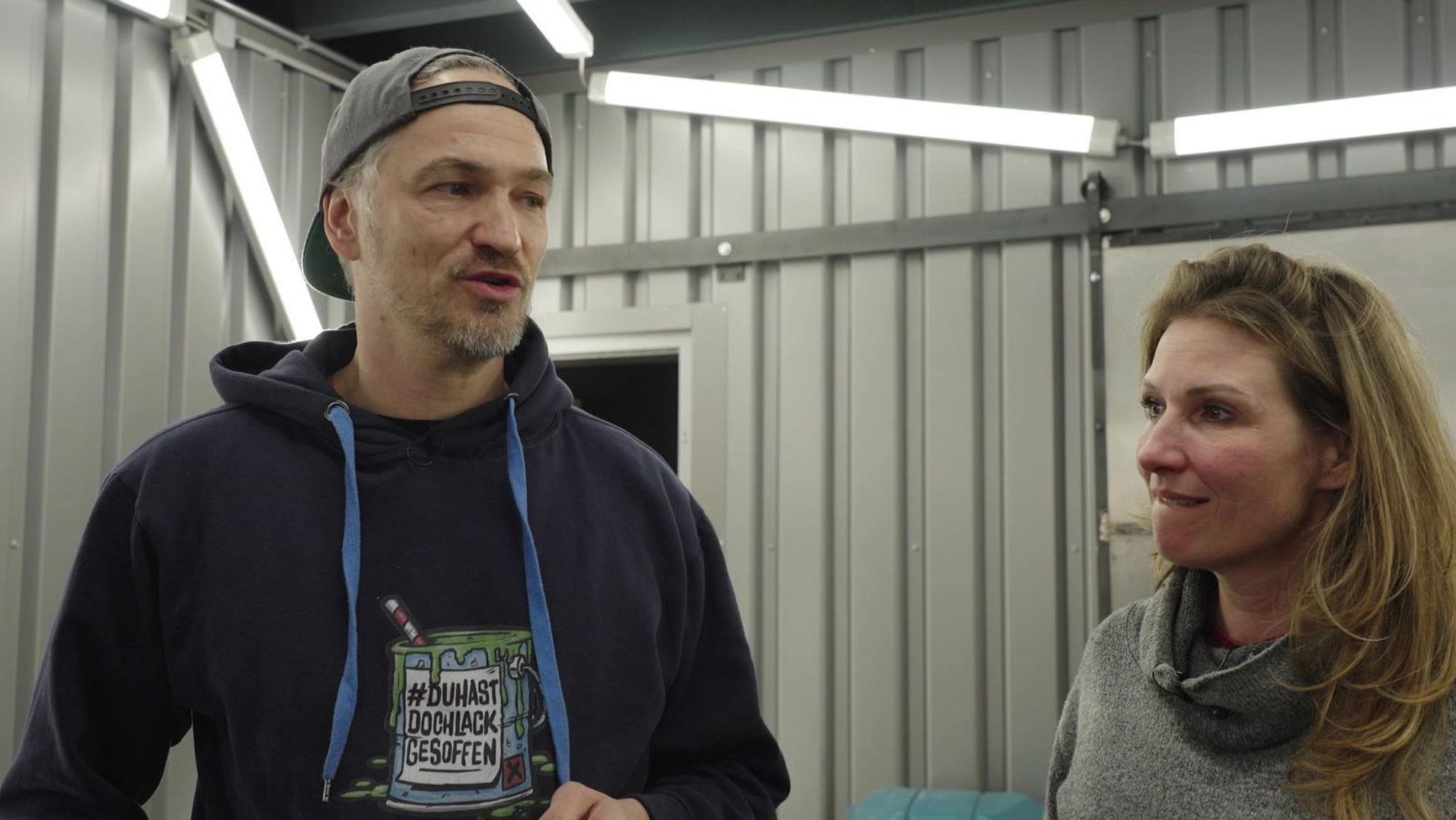 Danny und Vivien geben in Deutschland alles auf. (Bild: RTL)