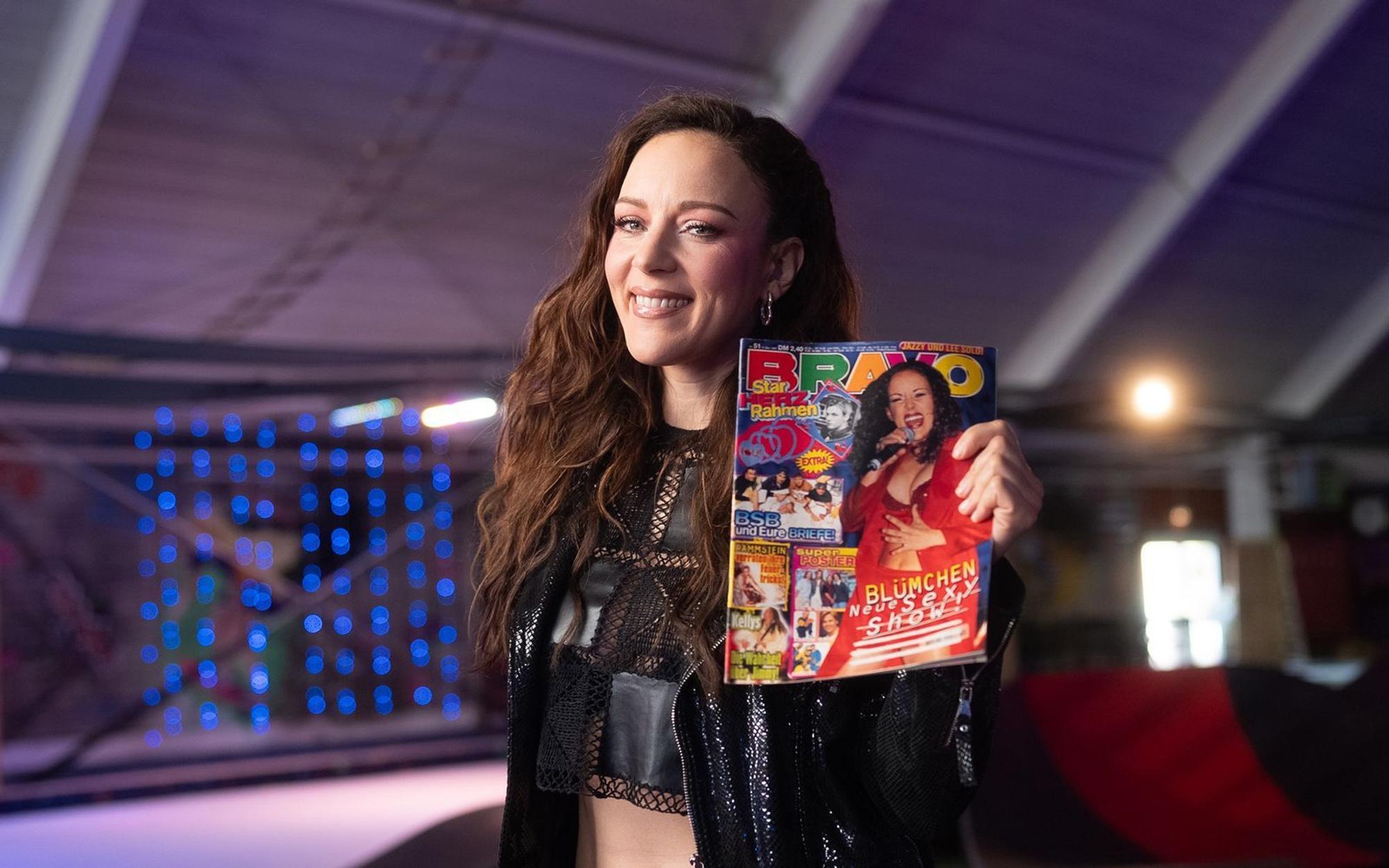 „Die 'BRAVO' war unsere Pop-Bibel“, sagt Jasmin Wagner alias Blümchen, in den 90er-Jahren ein großer „Bravo“-Star. Aber es gab in der Zusammenarbeit auch Schattenseiten. (Bild: ARD Kultur/Looks Media/Benjamin Kahlmeyer)