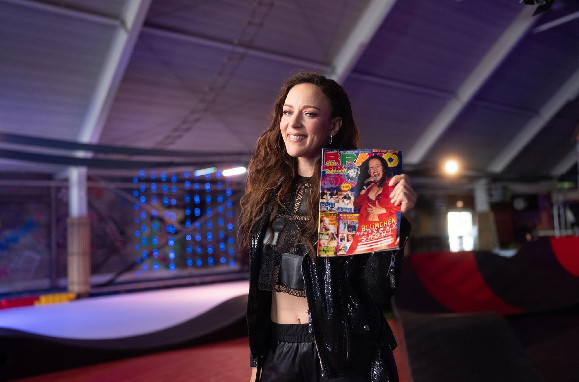 Jasmin Wagner, früher bekannt unter dem Namen Blümchen, berichtet davon, wie die BRAVO ihr Leben und ihre Karriere als blutjunger Popstar fest im Griff hatte. (Bild: © ARD Kultur/Looks Media/Benjamin Kahlmeyer,)