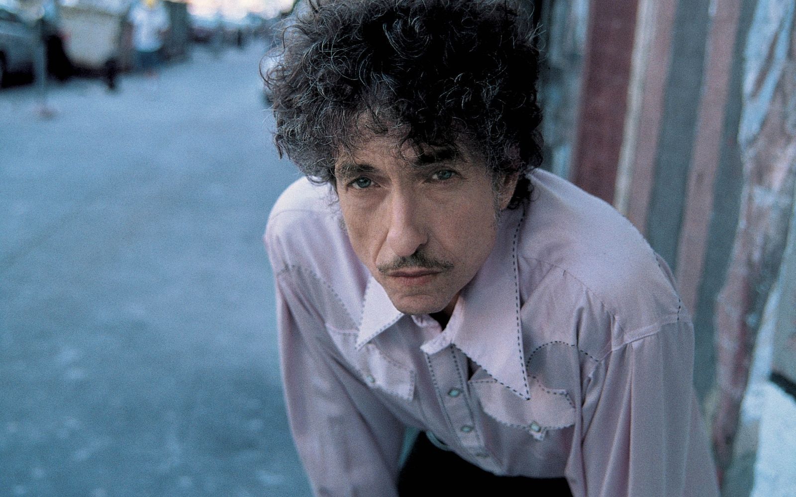 It's All Good: Dylans Werke der letzten zehn Jahre - von „Modern Times“ (2006) bis „Rough And Rowdy Ways“ (2020) - sind makellos und thematisieren im Blues-Rock-Gewand das Altern. (Bild: Sony)