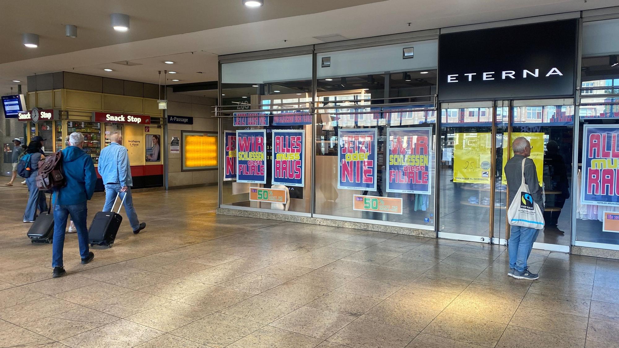 Das geschlossene Eterna-Geschäft im Hauptbahnhof – die Deutsche Bahn betreibt nun andere Pläne für das Objekt.