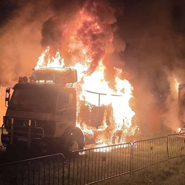 Brand beim Circus Charles Monroe in Köln-Sülz. Die Zugmaschine war das Herzstück für den Zirkus.