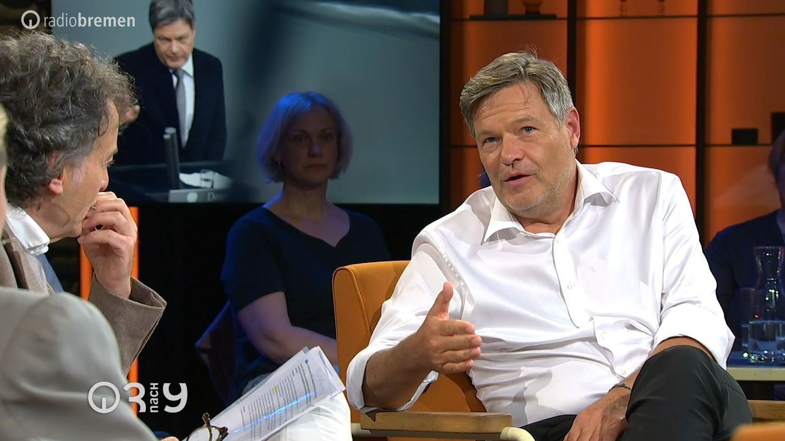Robert Habeck (rechts) stellte sich bei „3nach9“ den Fragen von Giovanni di Lorenzo. (Bild: Radio Bremen)