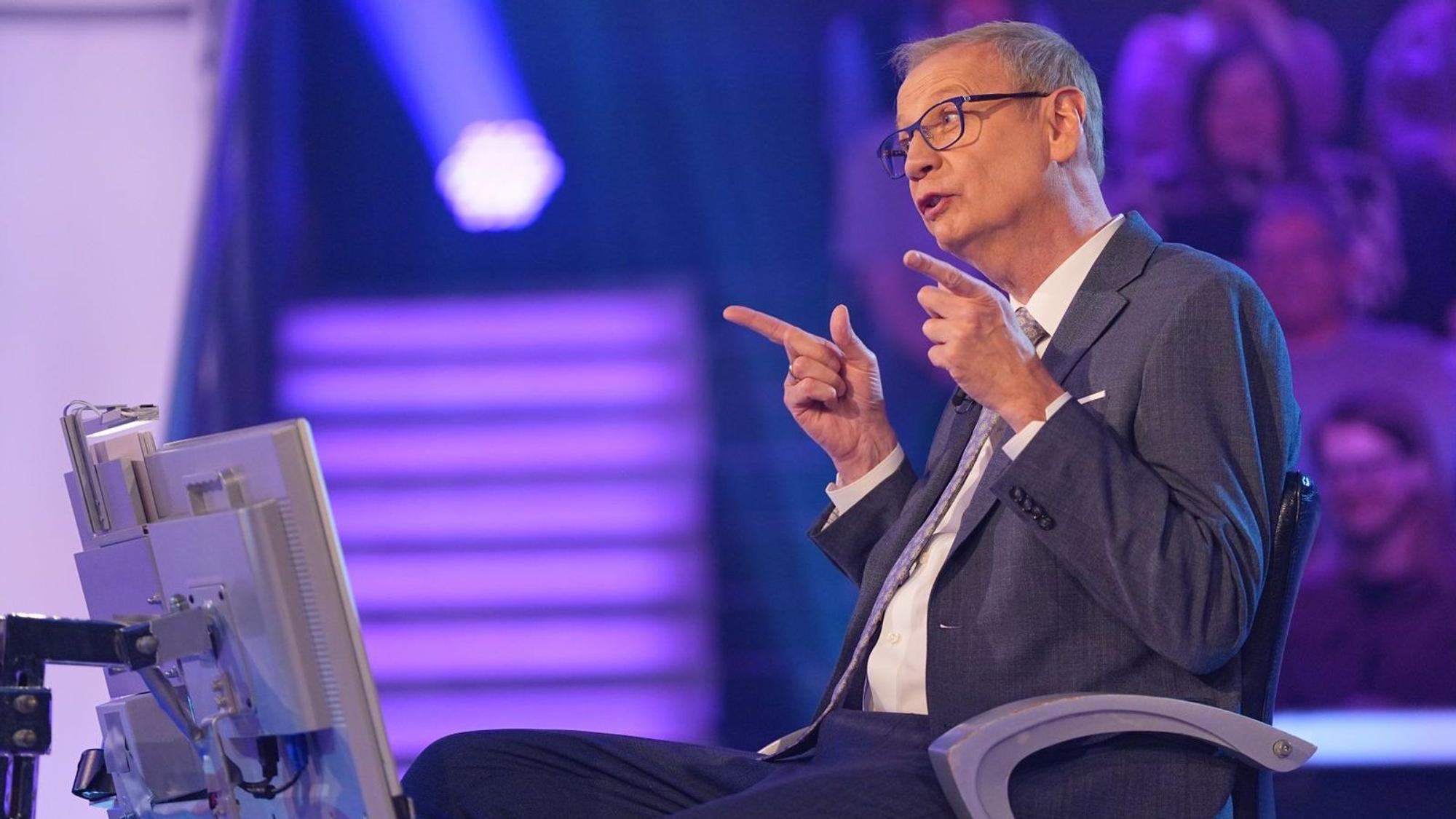 Für Quizmaster Günther Jauch wurde das „Zocker-Special“ von „Wer wird Millionär“ (RTL) mitunter zur Nervenprobe. (Bild: RTL/Stefan Gregorowius)