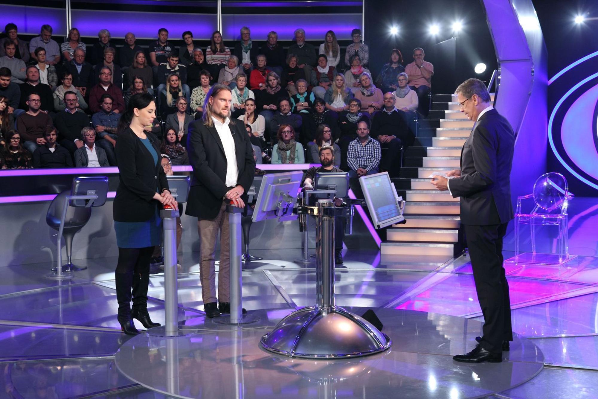 Im Stechen entschied die letzte Frage über den Sieg: „Bei welchem Namen welches Instruments handelt es sich um eine Kurzform?“ (Bild: RTL / Frank Hempel)