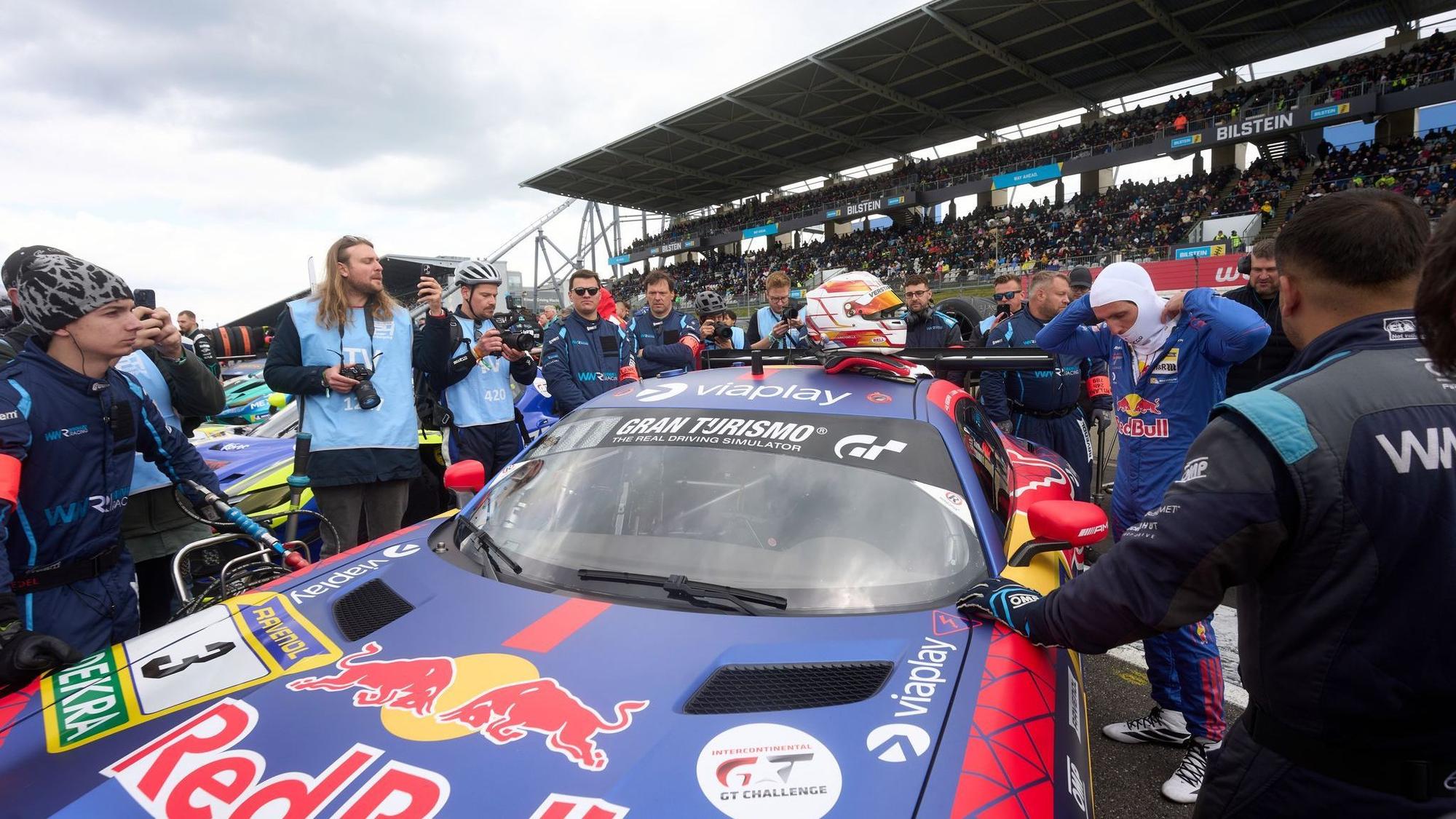 Start 24-Stunden-Rennen auf dem Nürburgring