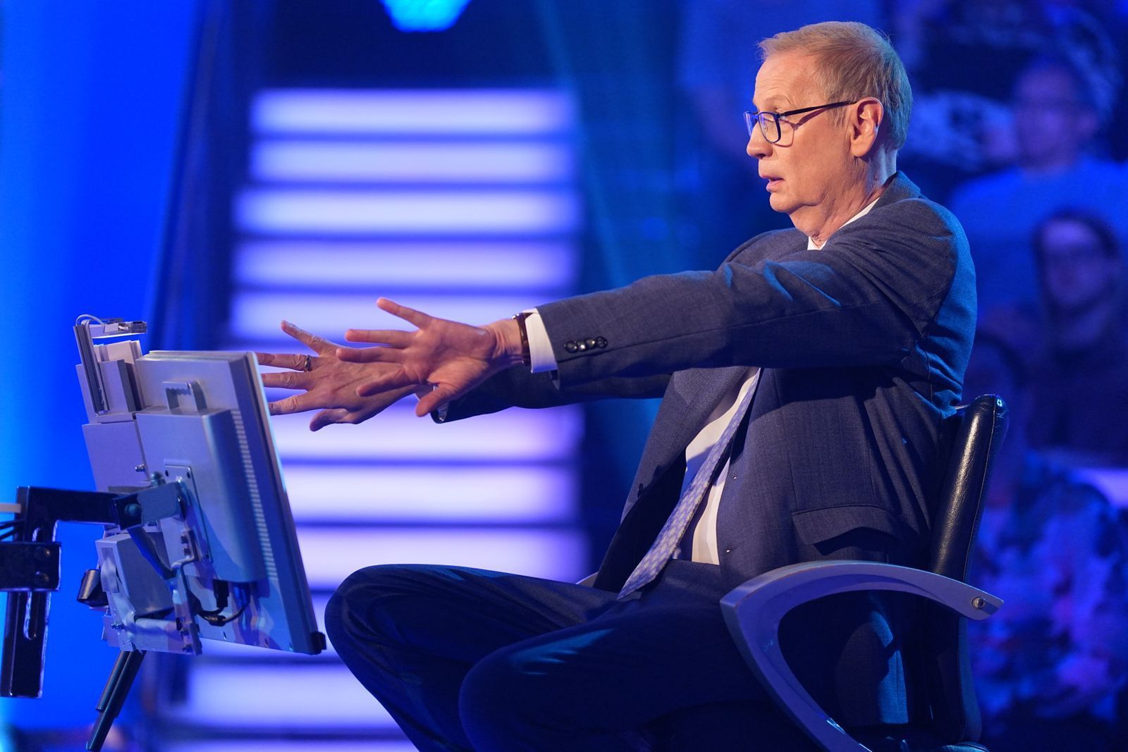 „Die verarschen uns doch.“ Günther Jauch hatte bei „Wer wird Millionär - Das große Zocker-Special“ (RTL) Zweifel am Sachverstand der Fragen-Redaktion. (Bild: RTL/Stefan Gregorowius)