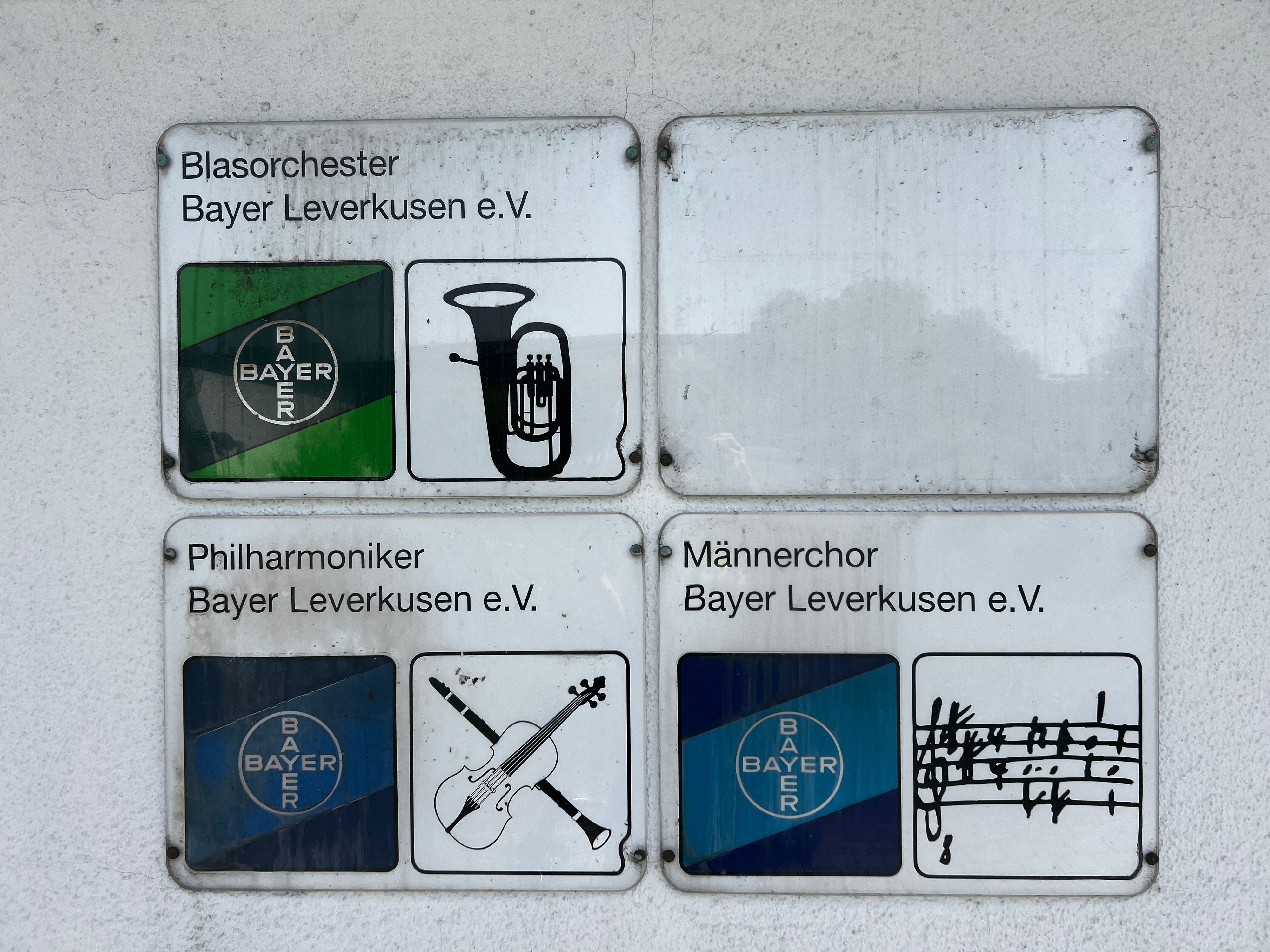 Die Musikensembles dürfen weiterhin den Namen „Bayer“ tragen.