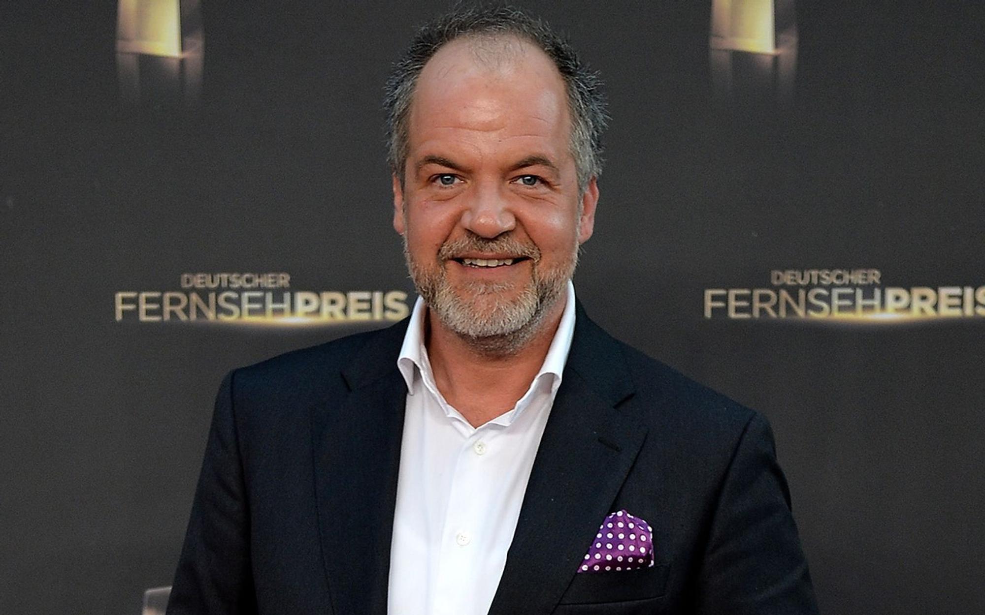 Mit „Freunde fürs Leben“ schaffte er seinen Durchbruch als Schauspieler: Marek Erhardt ist bis heute ein gefragtes TV-Gesicht. (Bild: Sascha Steinbach/Getty Images)