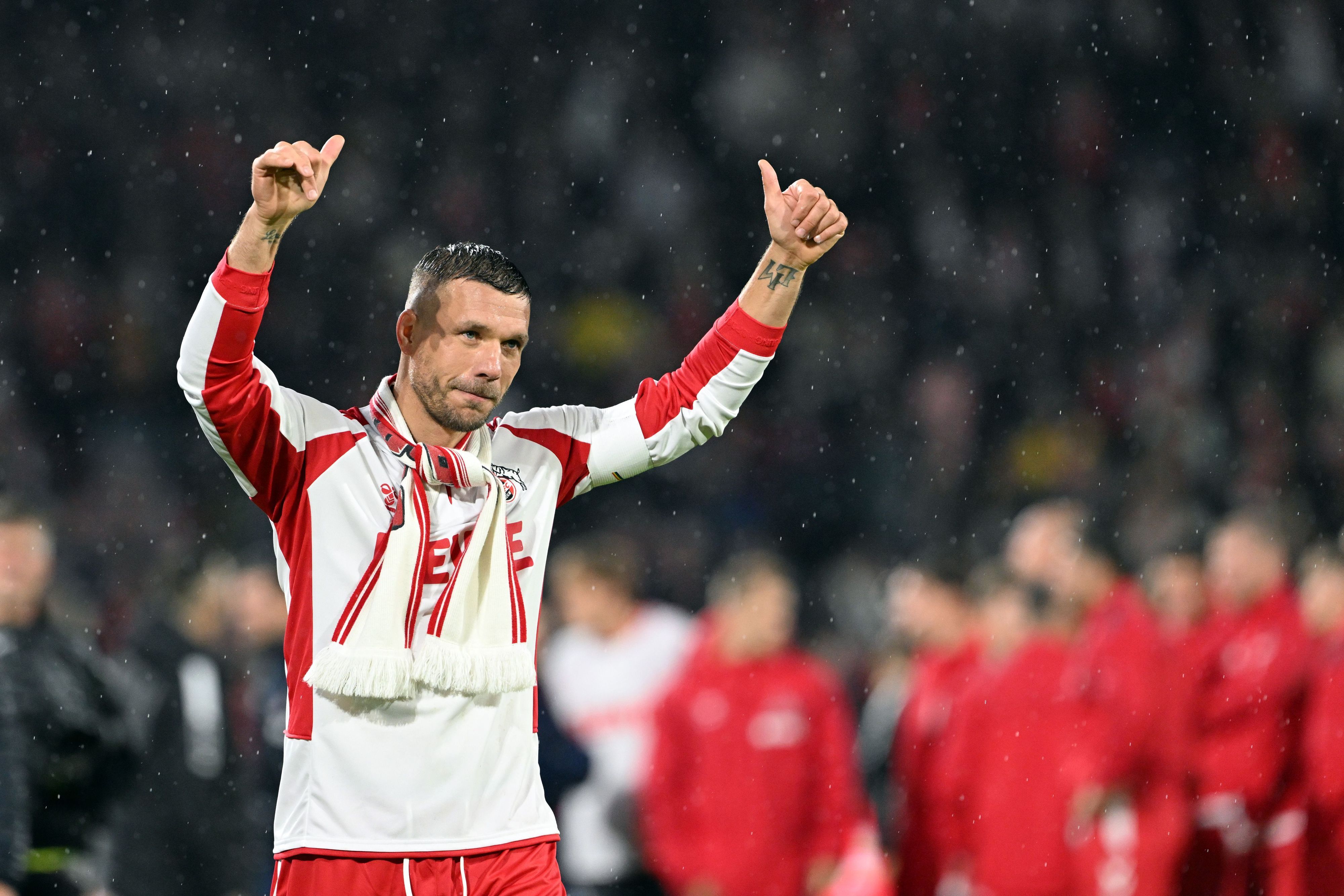 Lukas Podolski bei seinem Abschiedsspiel in Müngersdorf im Herbst 2024