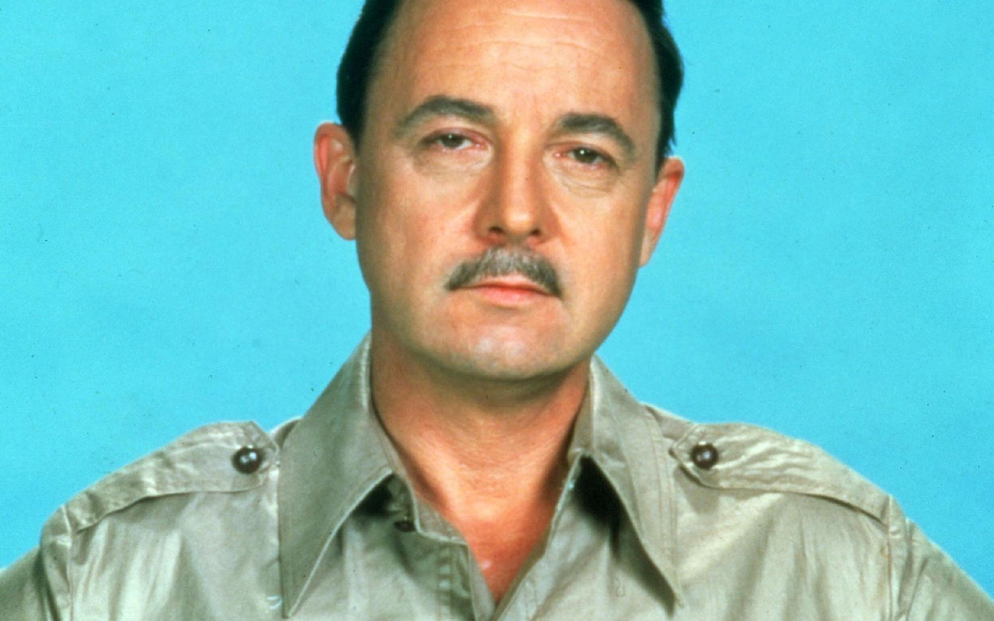 Nach „Magnum“ spielte Hillerman nur noch kleinere Rollen, etwa in der Reihe „In 80 Tagen um die Welt“. Er starb 2017 im Alter von 84 Jahren an einer Herz-Kreislauf-Erkrankung. (Bild: MG RTL D / Universal)