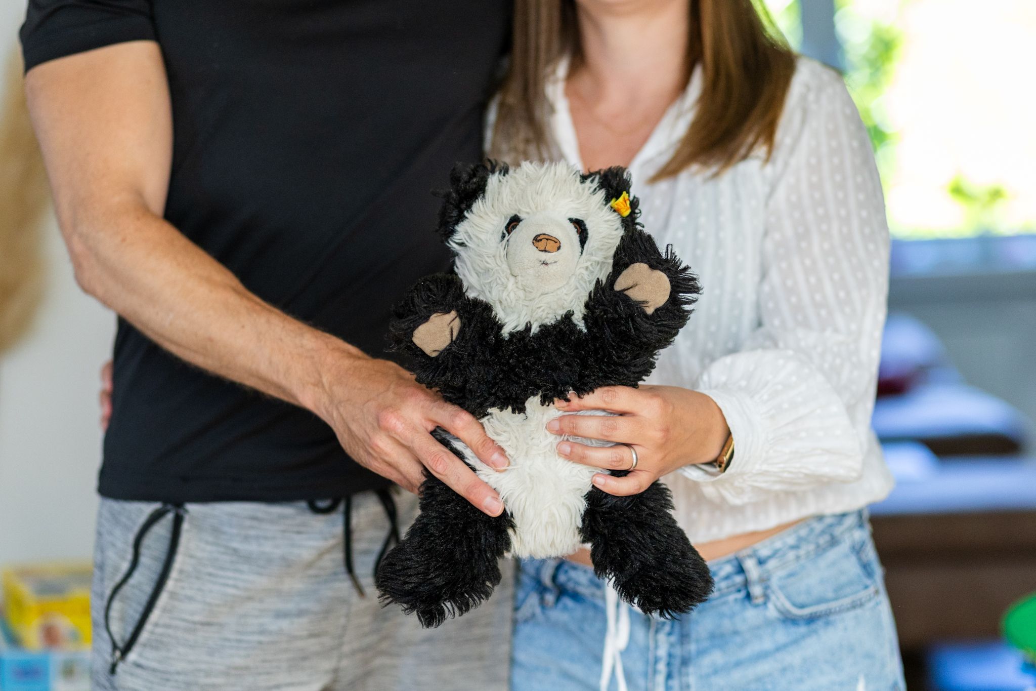 -Liebe-Bauchmama-Wie-eine-Familie-den-Kontakt-zur-Herkunft-wahrt