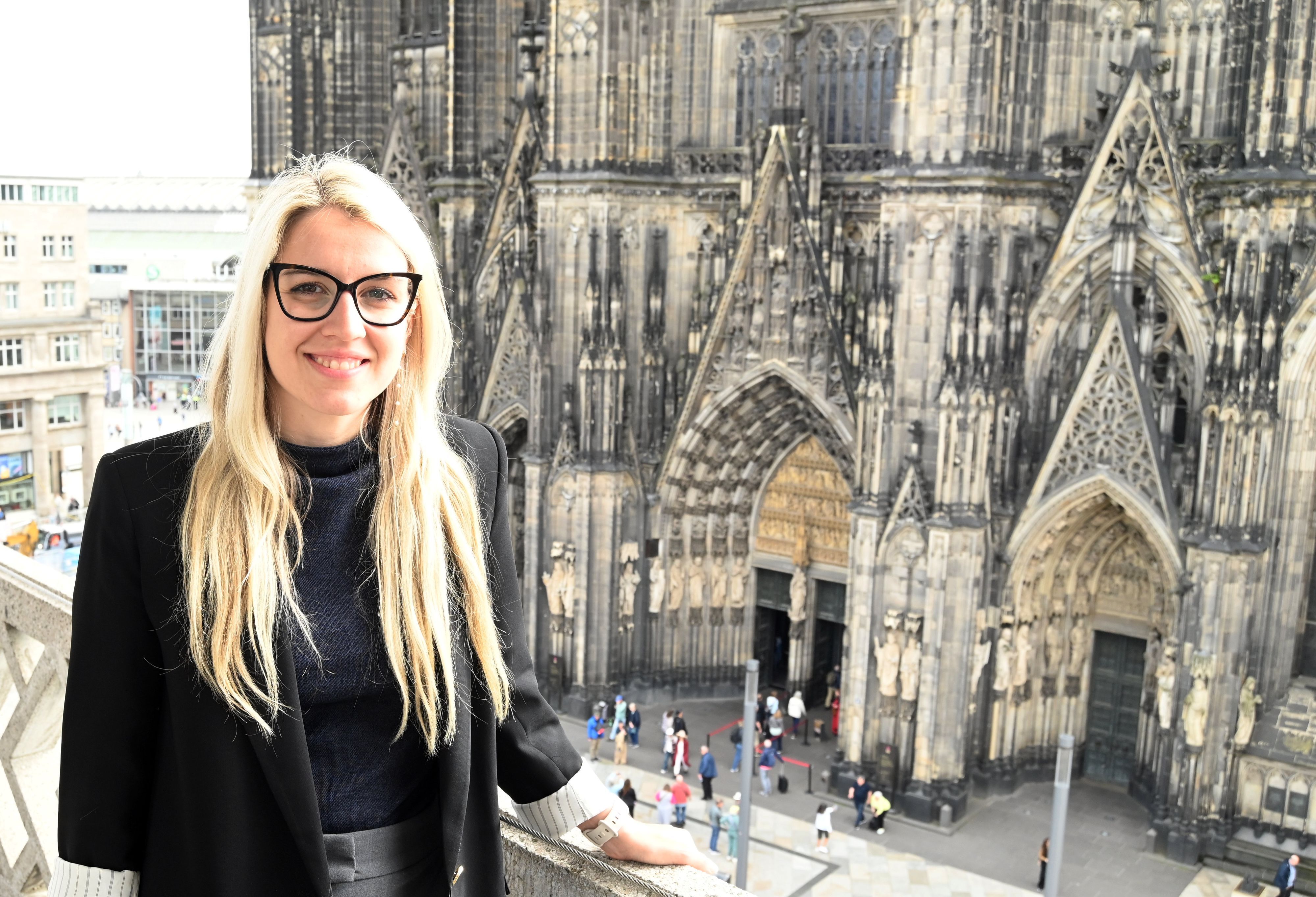 Carolin Hostert-Hack leitet das Kölner Domforum und das Katholische Bildungswerk Köln.