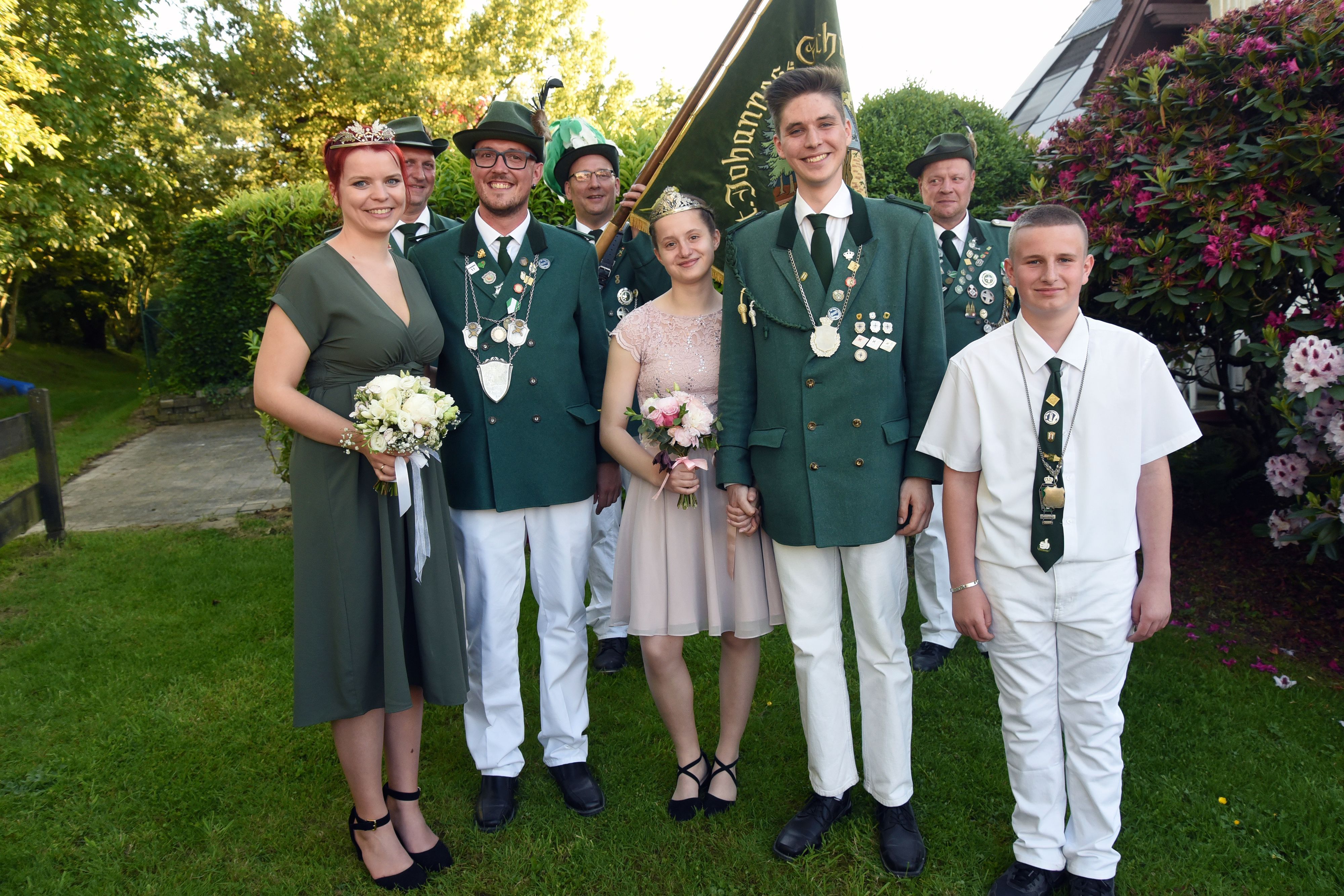 Das Königspaar Ronja und Sebastian Zink, Prinzessin Leonie Zipperer, Prinz Severin Kippels sowie Schülerprinz Nico Hüttl.