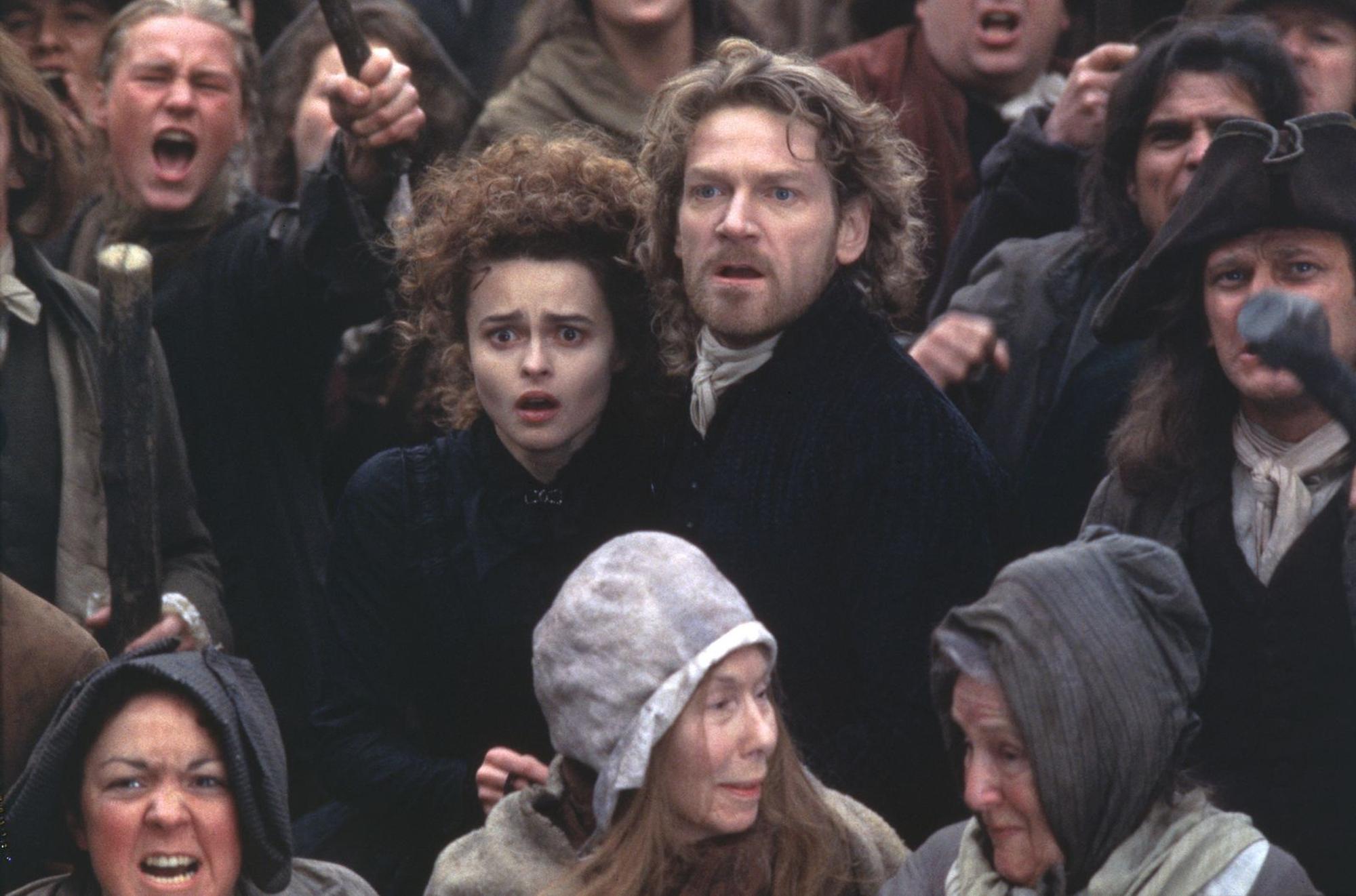 Mit Kenneth Branagh führte Helena Bonham-Carter in den 1990er-Jahren eine Aufsehen erregende Beziehung. In dessen Horrofilm „Mary Shelley's Frankenstein“ (Bild, Bonham Carter mit Hauptdarsteller Branagh) spielte sie 1994 eine tragende Rolle. (Bild: ZDF / David Appleby; 1994 TriStar / JSB Productions)