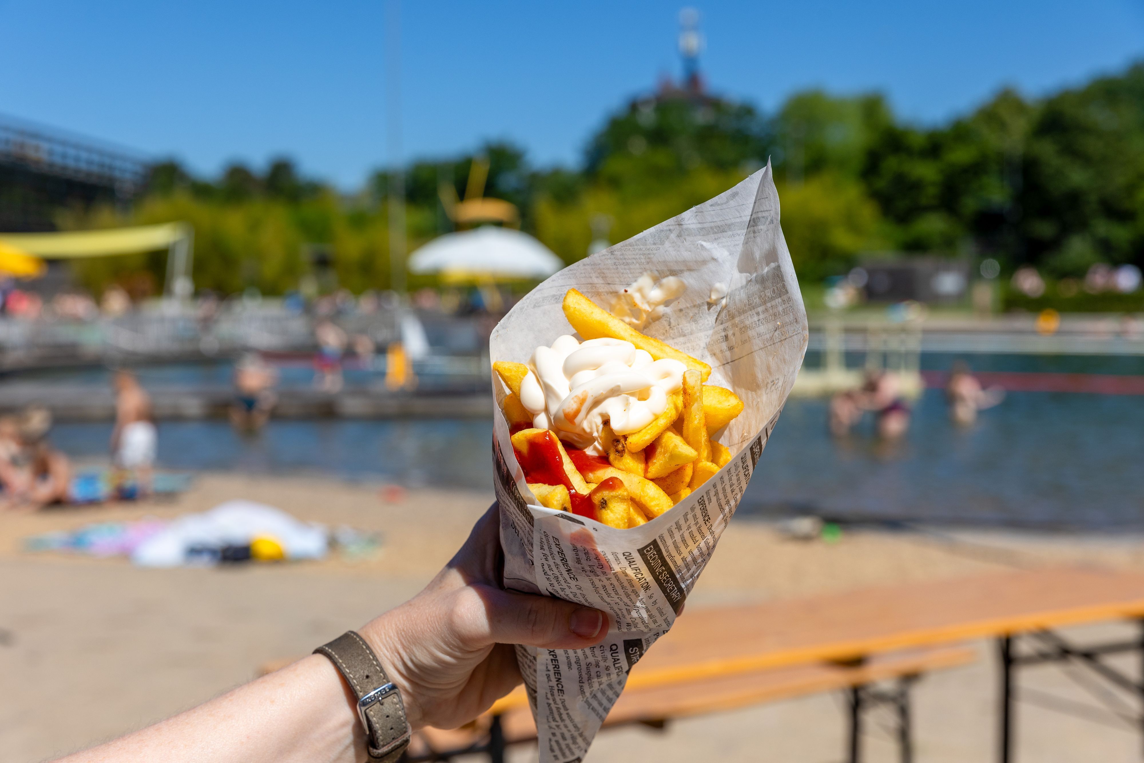 Freibad-Pommes gehen auch zum Frühstück.