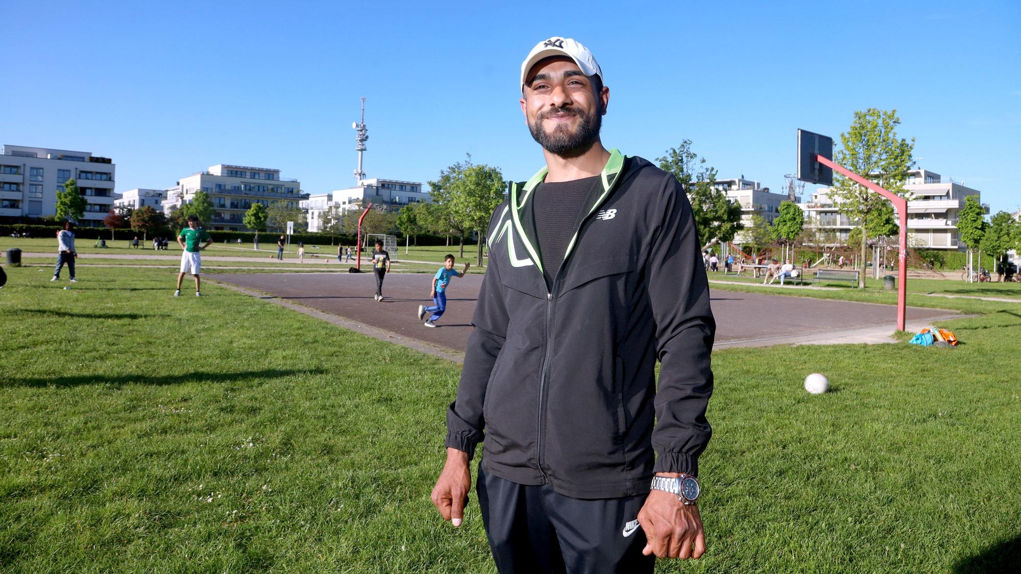 Für Ahmad ist Kalk eine zweite Heimat, für Familien sei das Viertel aber nichts, sagt er.