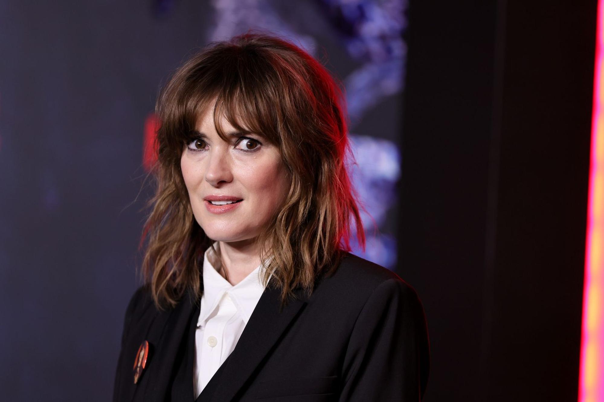 Verschrobene Sekte oder harmlose Hippie-Kommune? Das ist nicht ganz klar bei der „Rainbow Family“, in der Winona Ryder aufwuchs. (Bild: Theo Wargo/Getty Images)